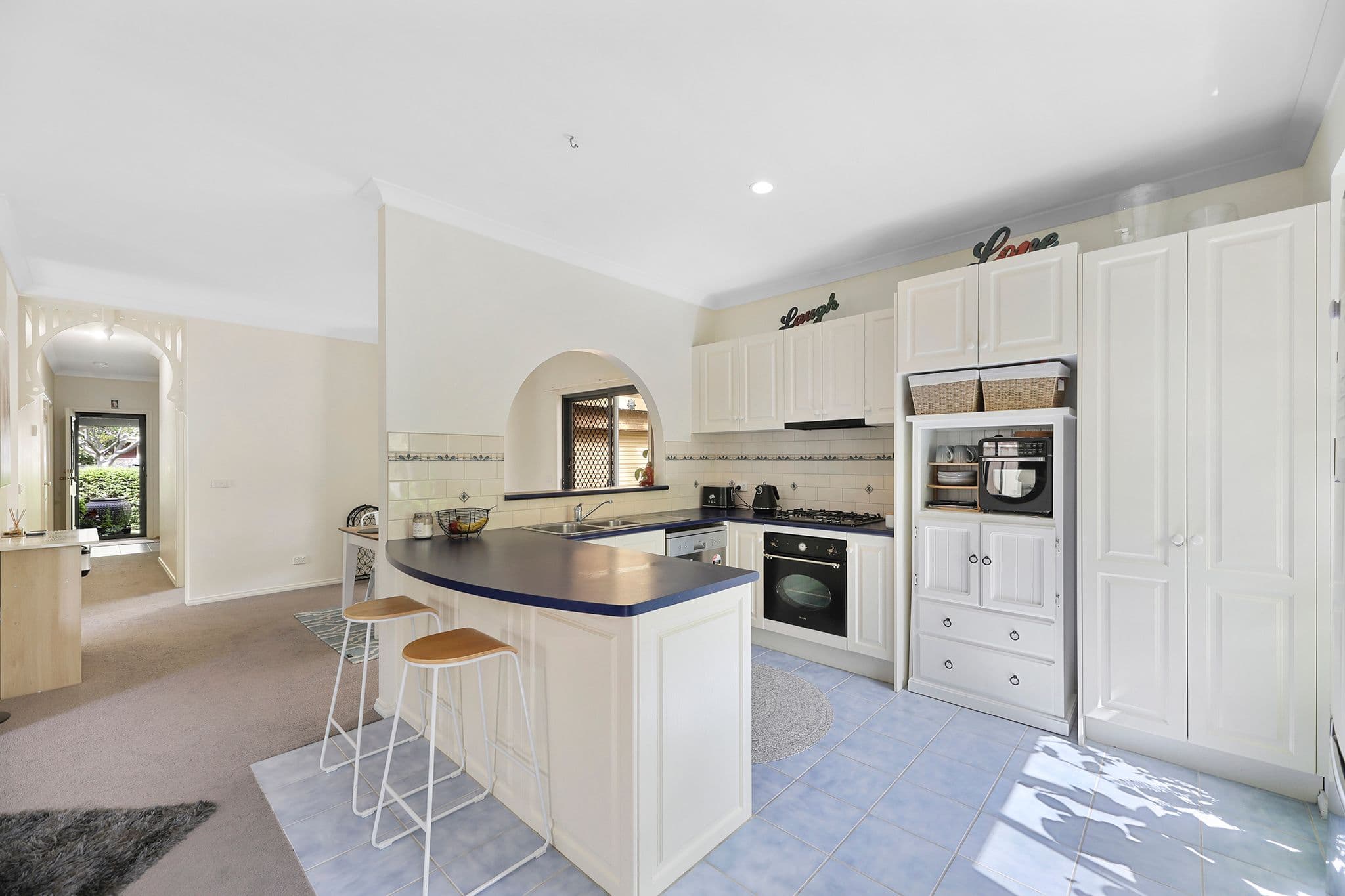 6 Macalister Place, Pakenham VIC 3810, Pakenham - Thumbnail 3