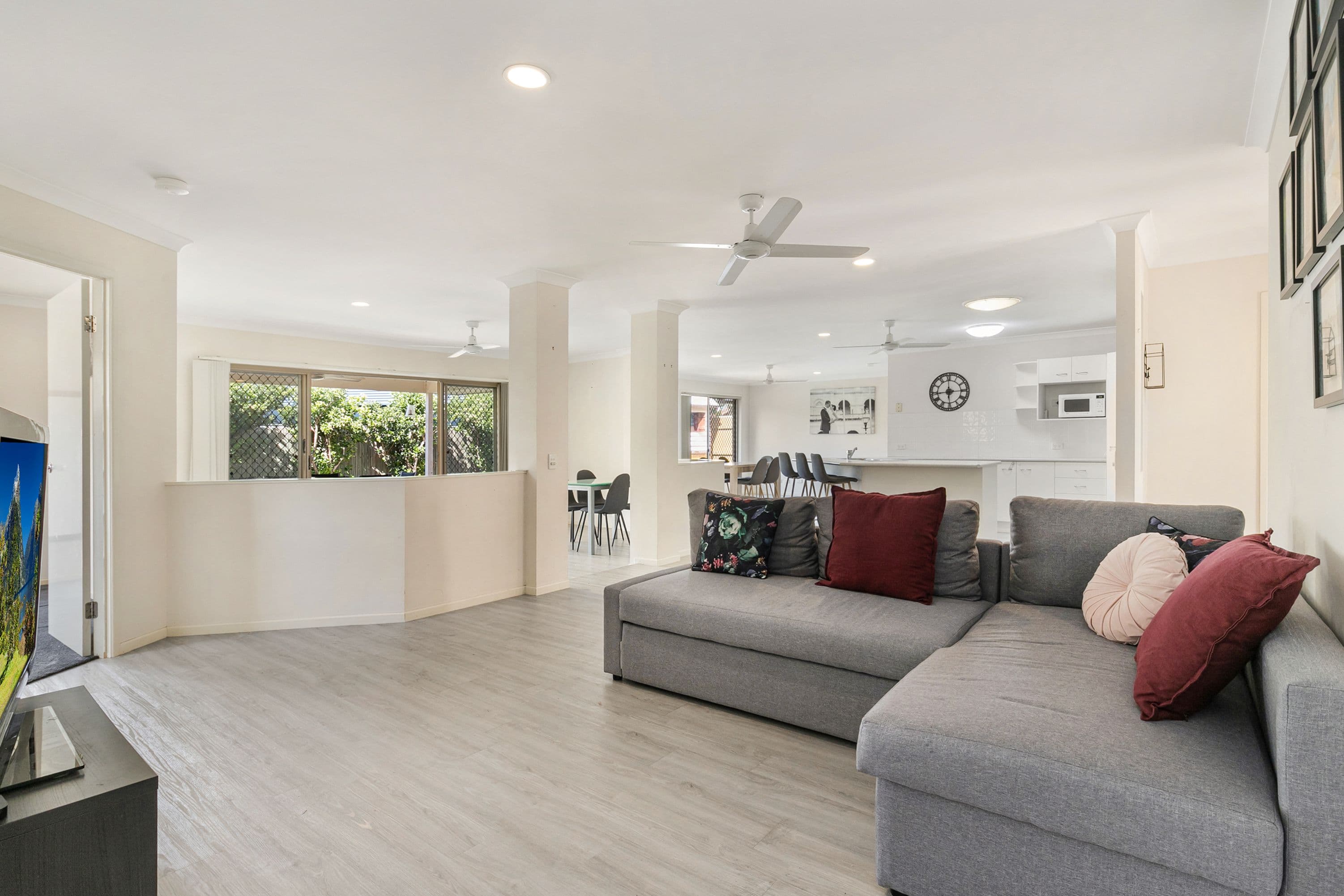 16 Curlew Place, Riverhills QLD 4074, Riverhills - Thumbnail 2