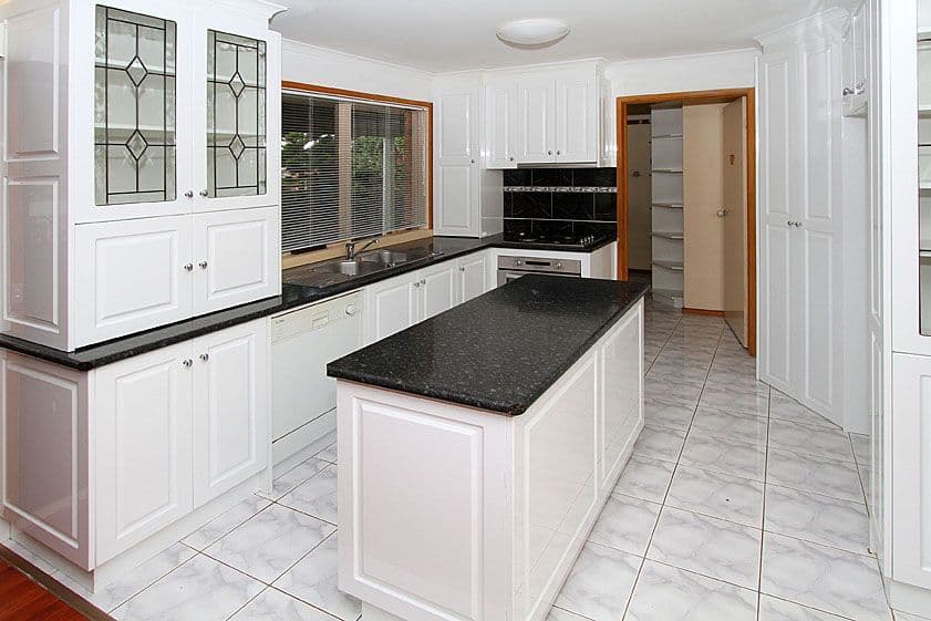 36 Grenda Drive, MILL PARK VIC 3082, Mill Park - Thumbnail 2