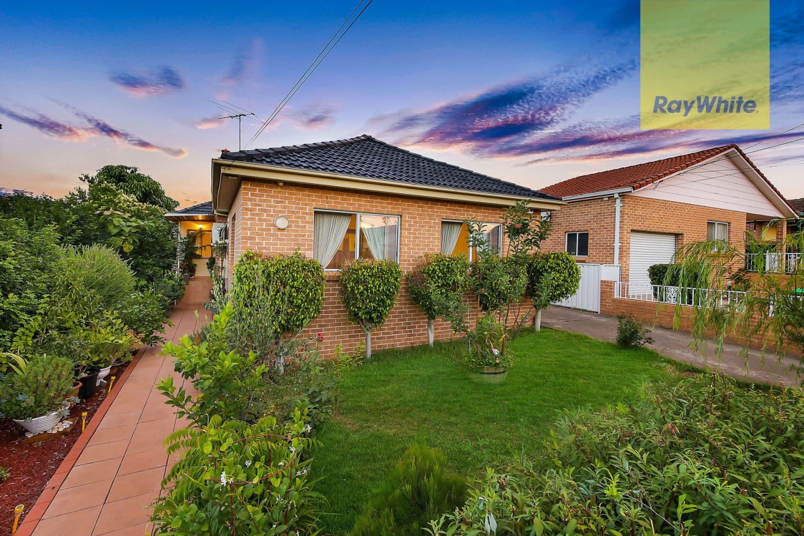 211 Robertson Street, Guildford - Image 1