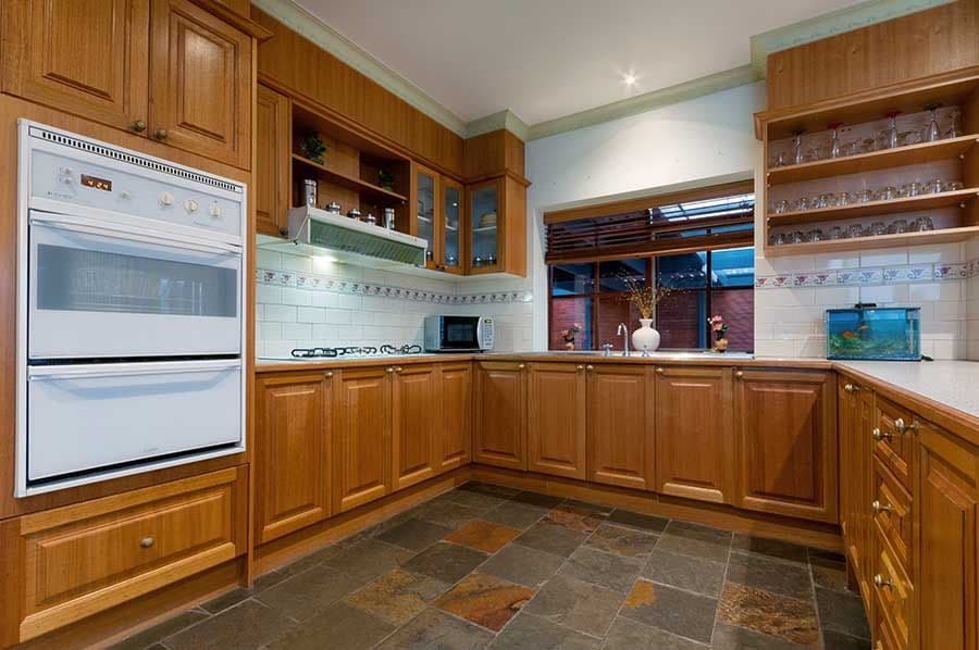 37 Amesbury Avenue, CRAIGIEBURN VIC 3064, Craigieburn - Thumbnail 2