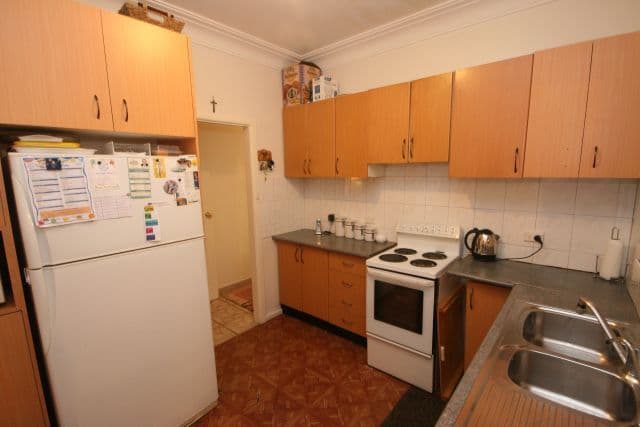 7 Leighdon Street, BASS HILL NSW 2197, Bass Hill - Thumbnail 3