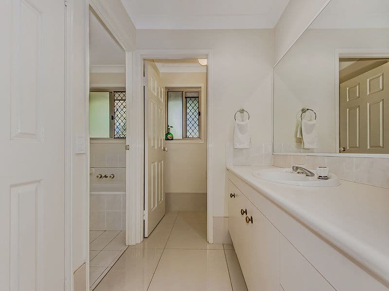22 Nisbet Place, MERRIMAC QLD 4226, Merrimac - Thumbnail 4