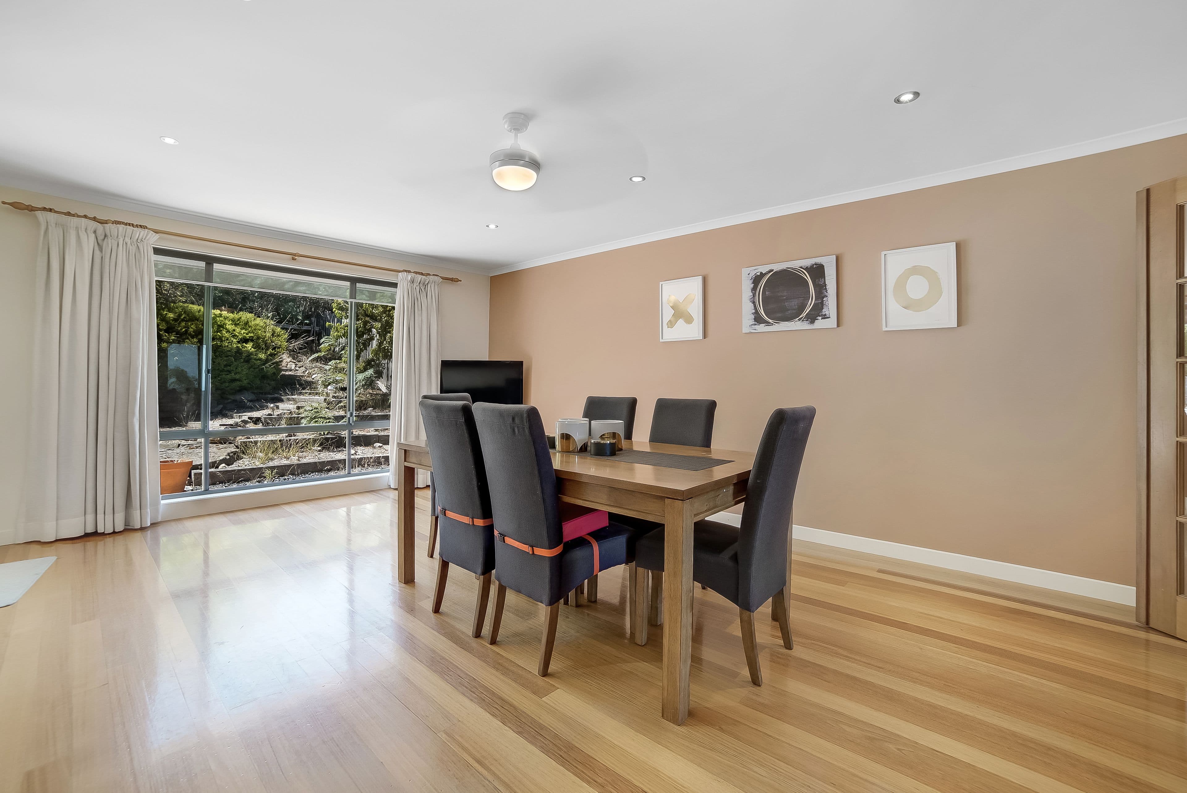 3 Selby Place, Lindisfarne TAS 7015, Lindisfarne - Thumbnail 2