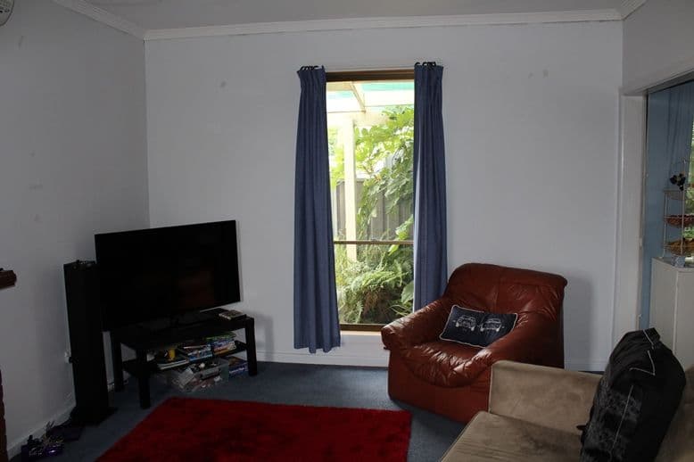 64 King Street, Hamilton VIC 3300, Hamilton - Thumbnail 3