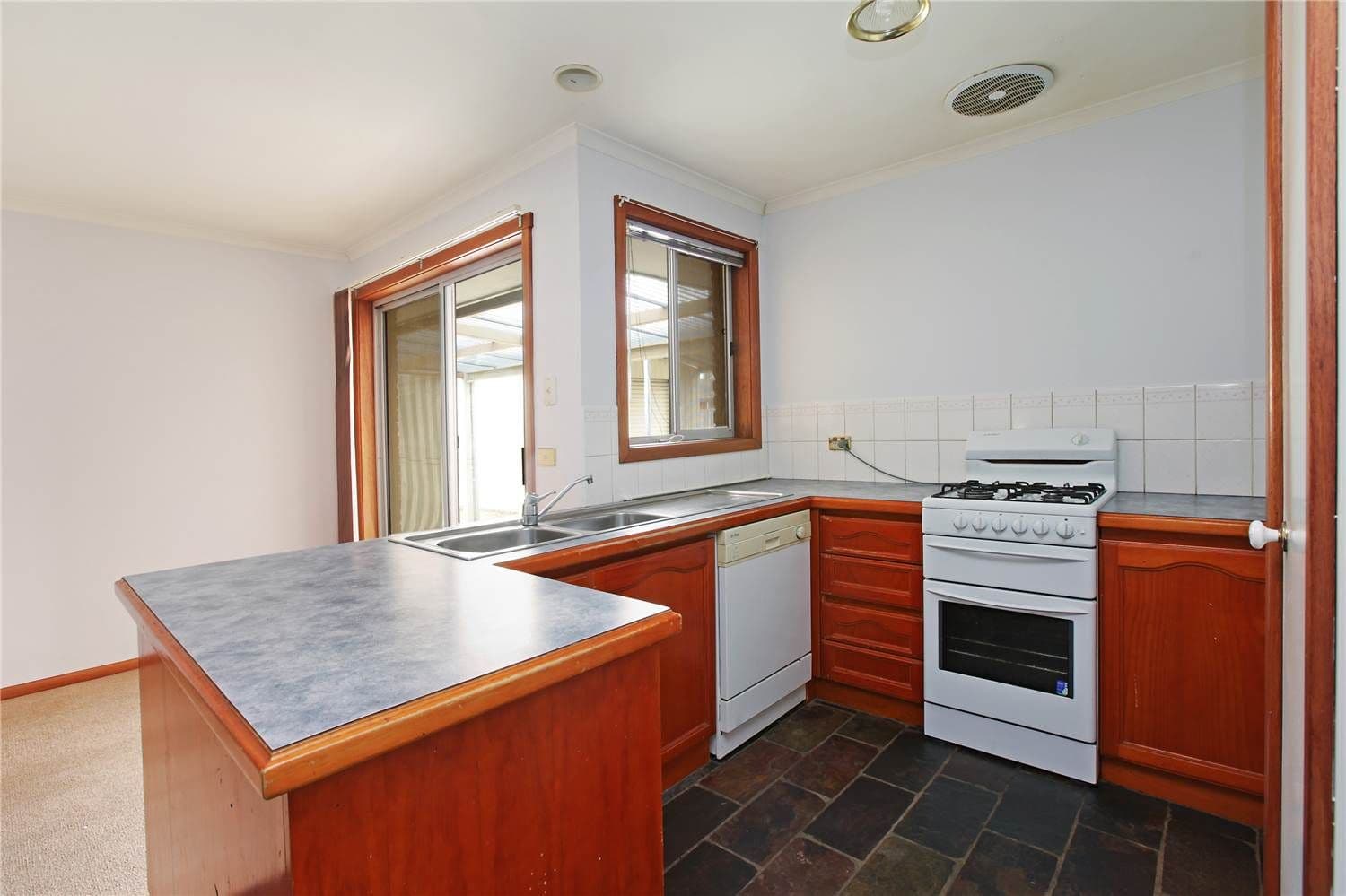 3 Beretta Court, CORIO VIC 3214, Corio - Thumbnail 2