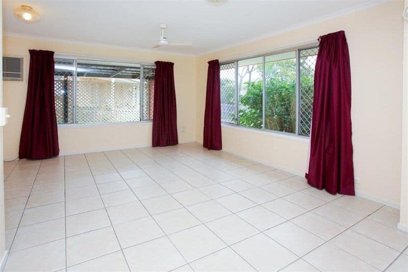 16 Glenlinton Street, HOLLAND PARK QLD 4121, Holland Park - Thumbnail 2