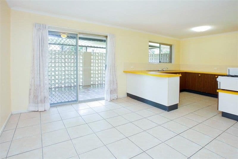 16 Glenlinton Street, HOLLAND PARK QLD 4121, Holland Park - Thumbnail 3
