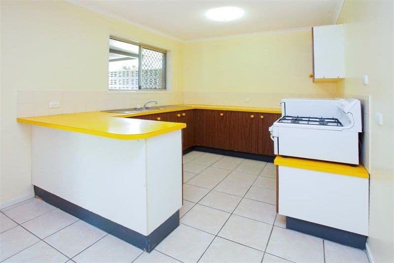 16 Glenlinton Street, HOLLAND PARK QLD 4121, Holland Park - Thumbnail 4