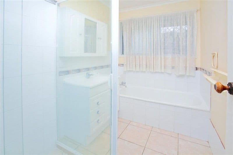 16 Glenlinton Street, HOLLAND PARK QLD 4121, Holland Park - Thumbnail 5