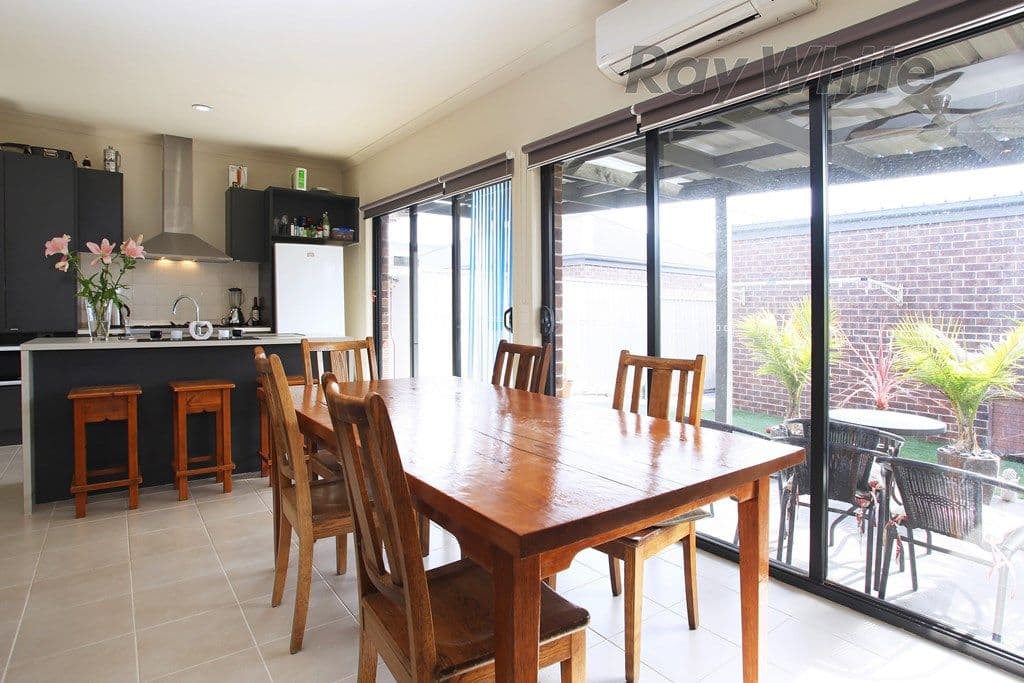 94 Boardwalk Boulevard, POINT COOK VIC 3030, Point Cook - Thumbnail 3