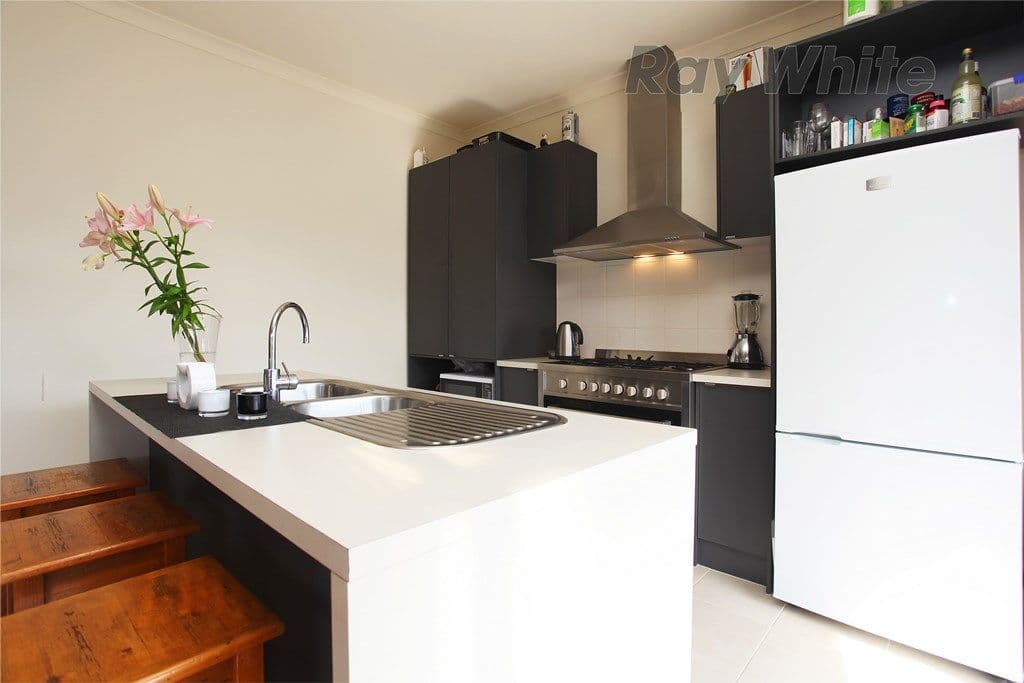 94 Boardwalk Boulevard, POINT COOK VIC 3030, Point Cook - Thumbnail 4
