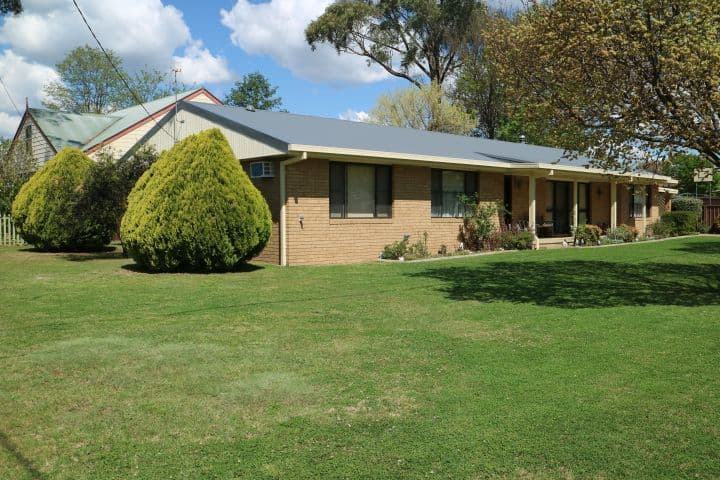 17 Wentworth Street, Glen Innes - Image 1
