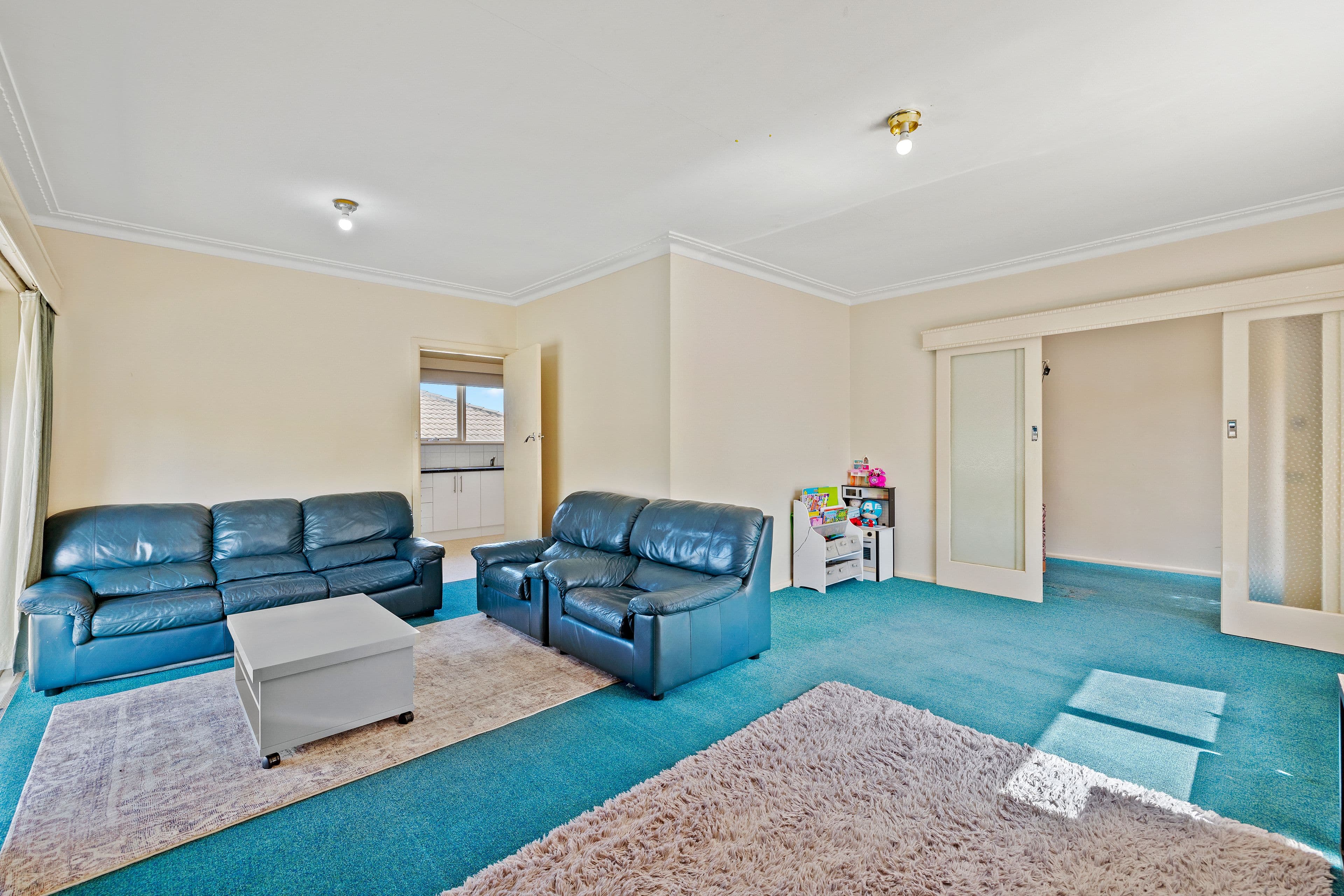 24 Outlook Drive, Nunawading VIC 3131, Nunawading - Thumbnail 2
