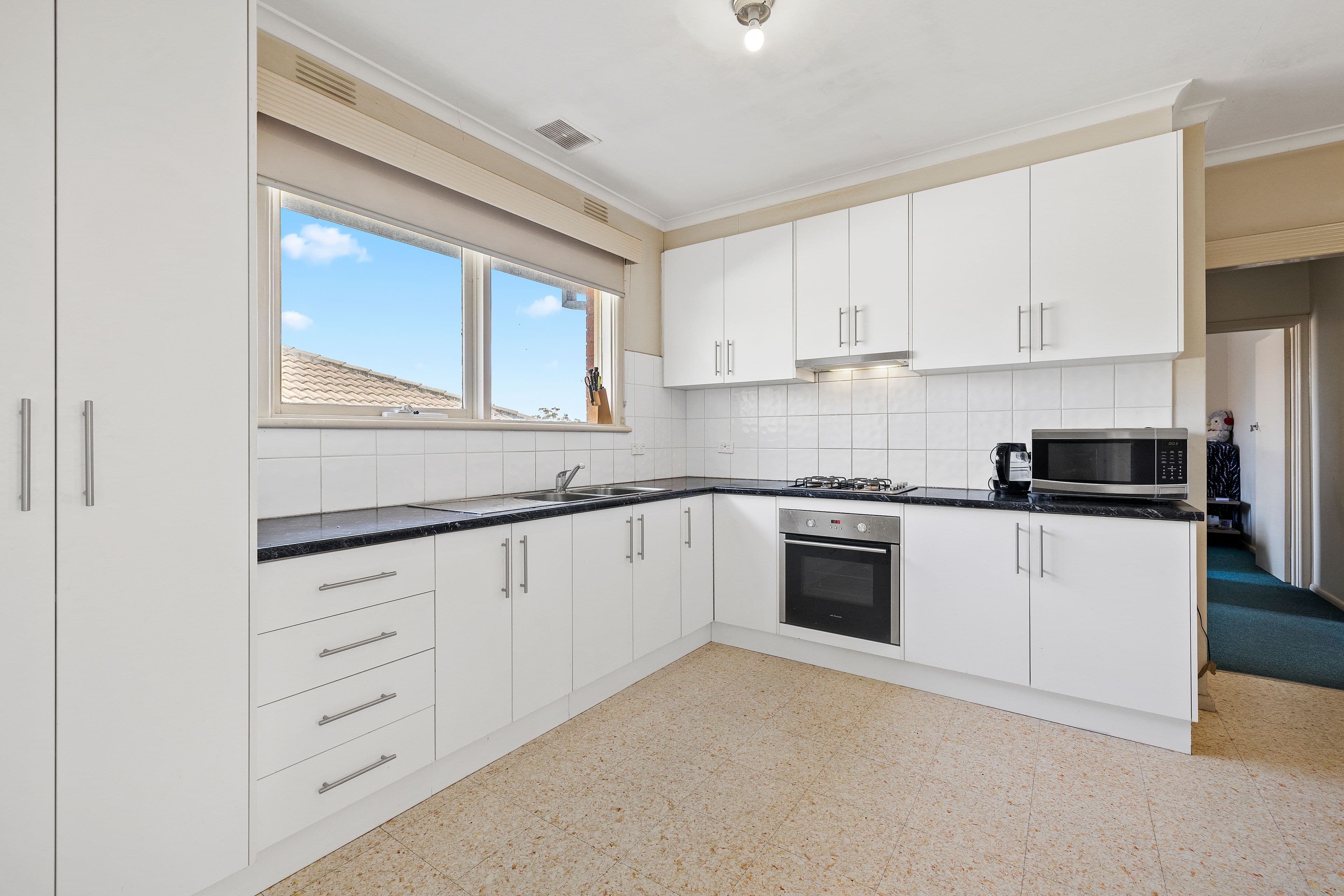 24 Outlook Drive, Nunawading VIC 3131, Nunawading - Thumbnail 3