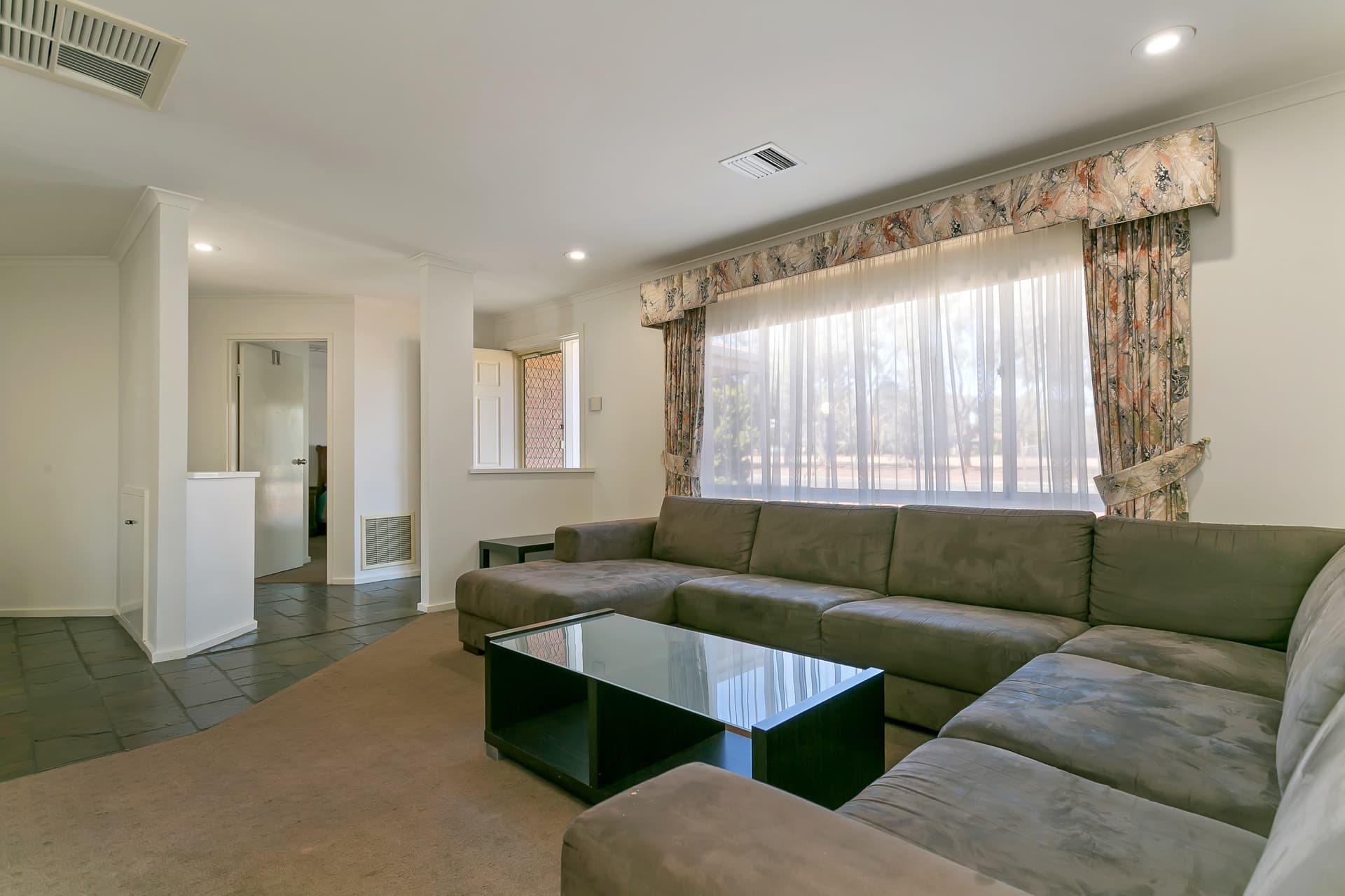 50 Canterbury Drive, Salisbury Heights - Thumbnail 4