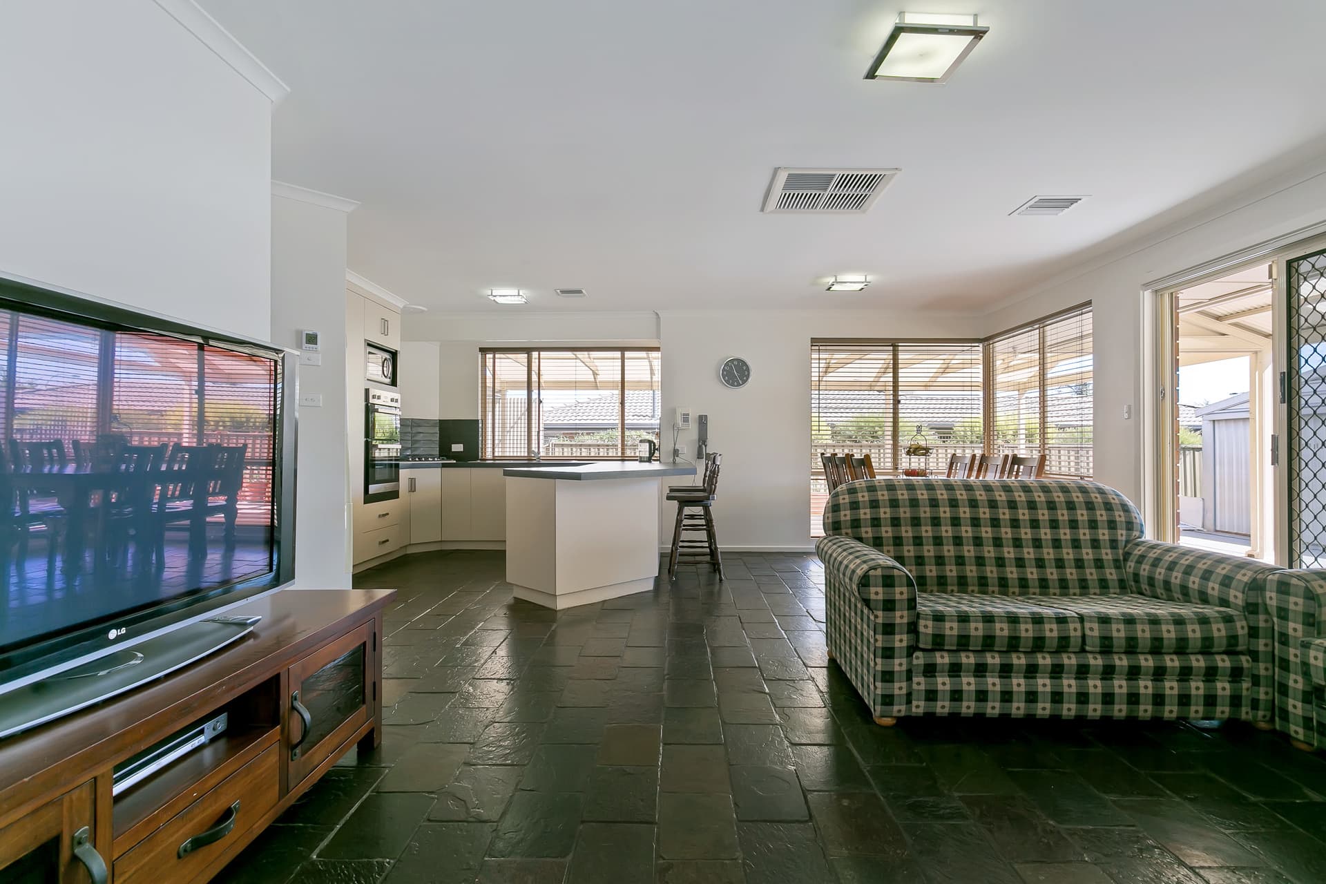 50 Canterbury Drive, Salisbury Heights - Thumbnail 6