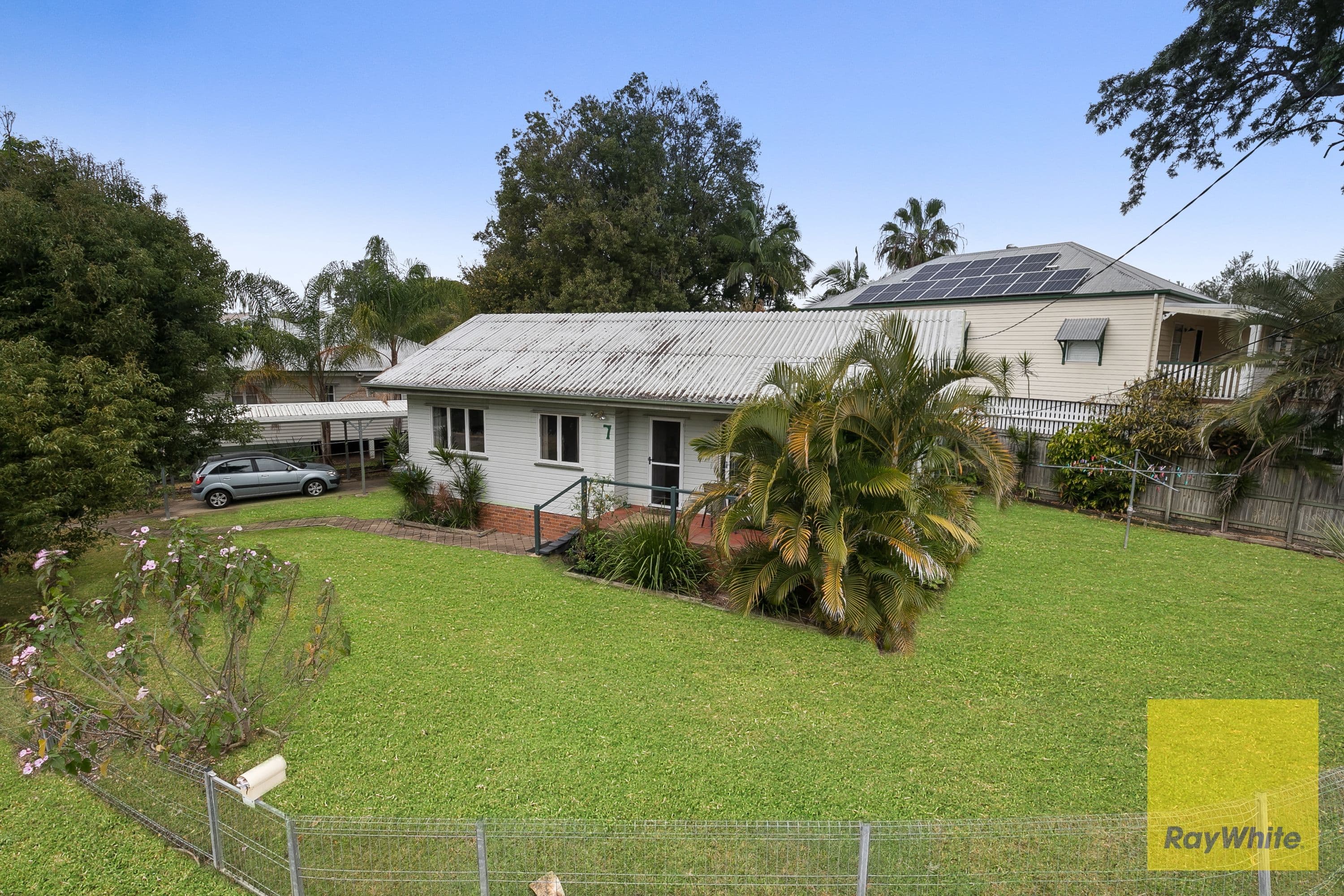 7 Waratah Avenue, Graceville QLD 4075, Graceville - Thumbnail 2
