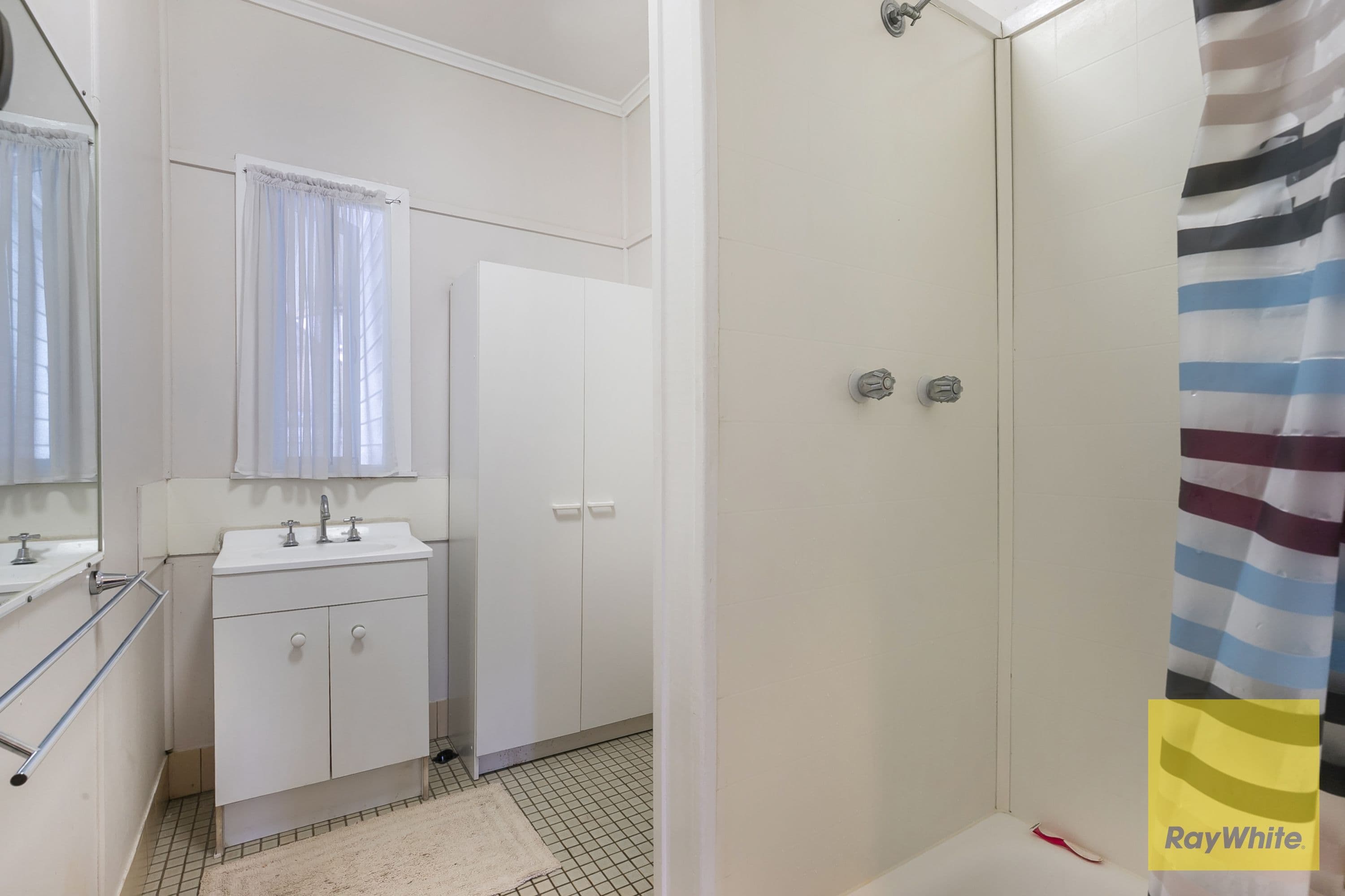 7 Waratah Avenue, Graceville QLD 4075, Graceville - Thumbnail 7