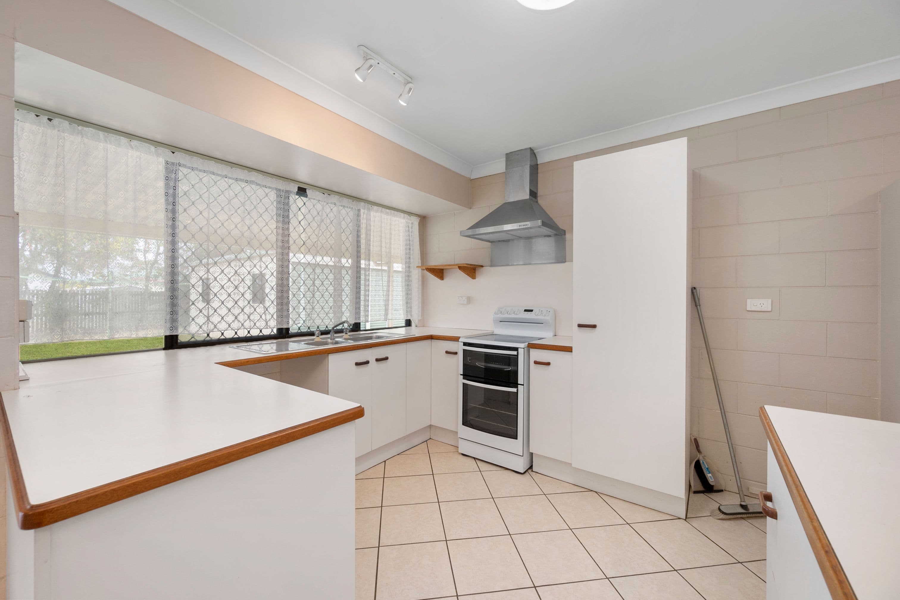 8 Carnarvon Court, Deeragun QLD 4818, Deeragun - Thumbnail 3