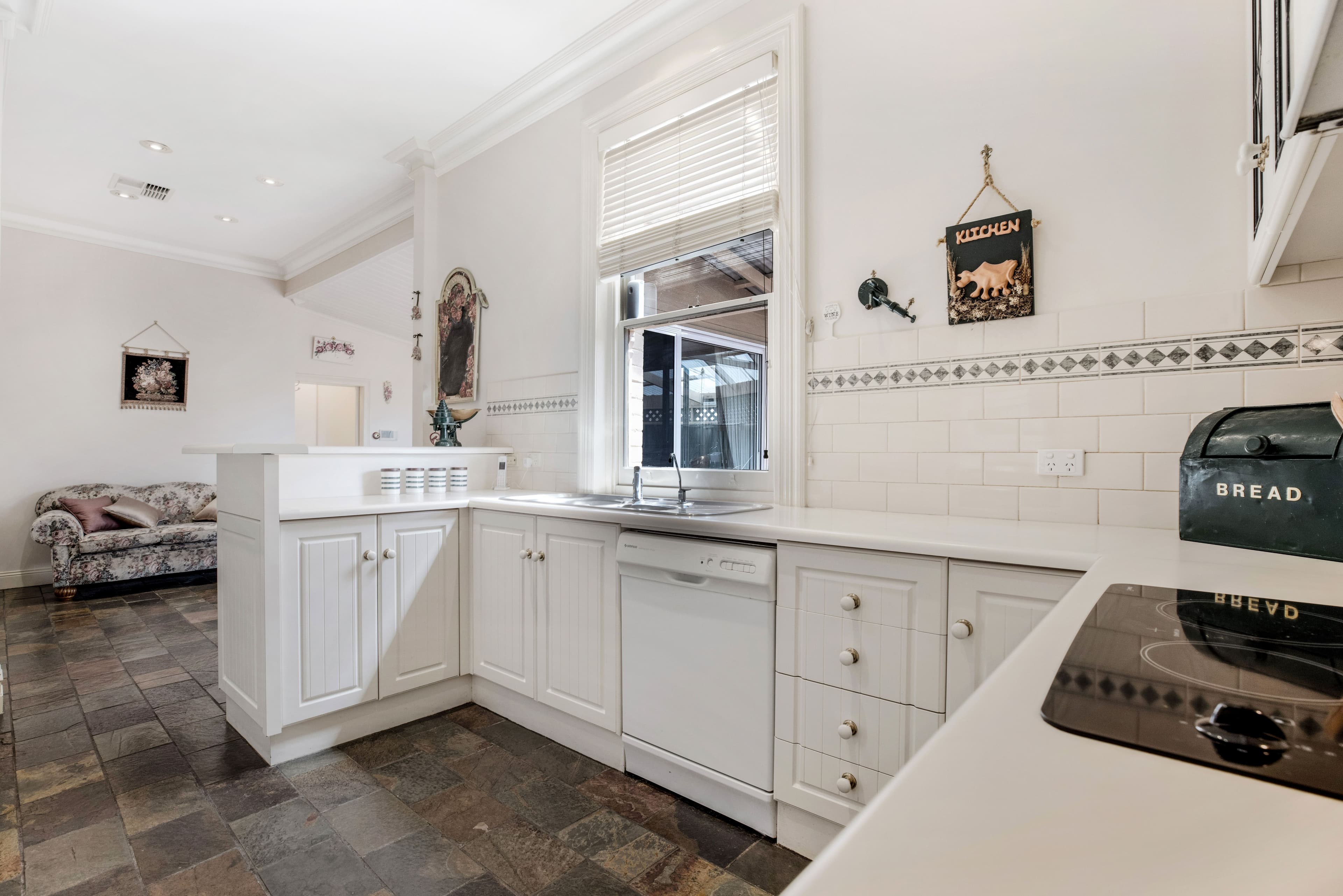 94 Morphett Road, Glengowrie SA 5044, Glengowrie - Thumbnail 6