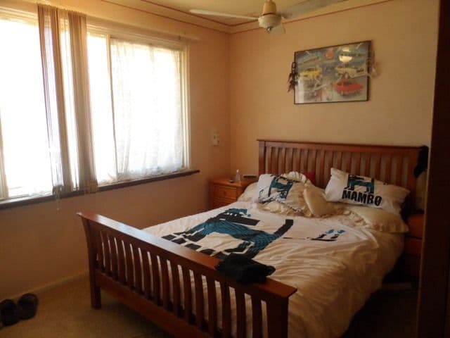 15 Langridge Crescent, ORELIA WA 6167, Orelia - Thumbnail 4