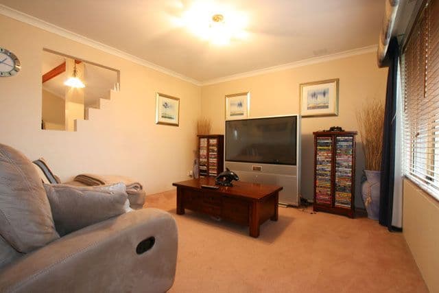 21 Pyrite Court, FORRESTFIELD WA 6058, Forrestfield - Thumbnail 2