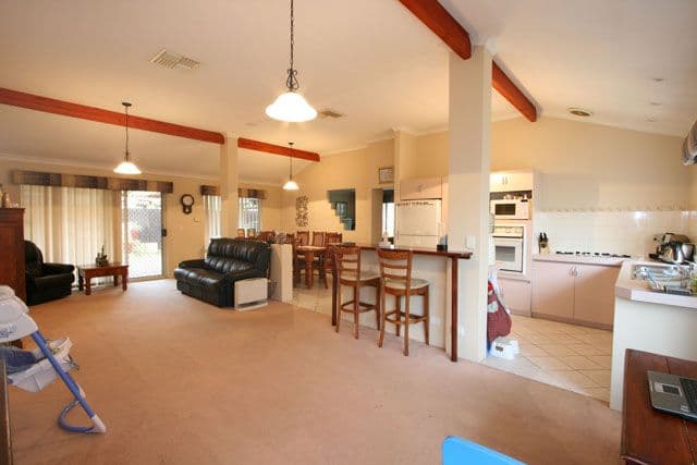 21 Pyrite Court, FORRESTFIELD WA 6058, Forrestfield - Thumbnail 4