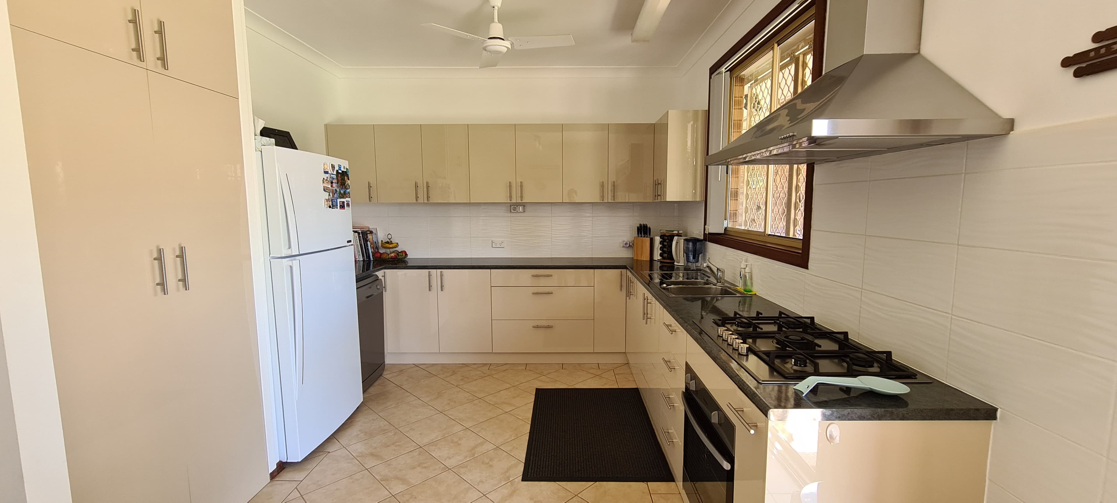 18 Meiklejohn Crescent, Carnarvon WA 6701, Brockman - Thumbnail 3