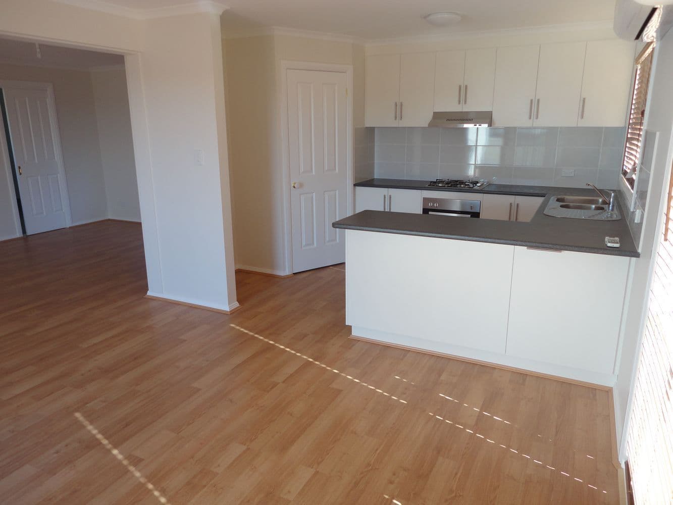38 Ashelford Street, TEMORA NSW 2666, Temora - Thumbnail 4
