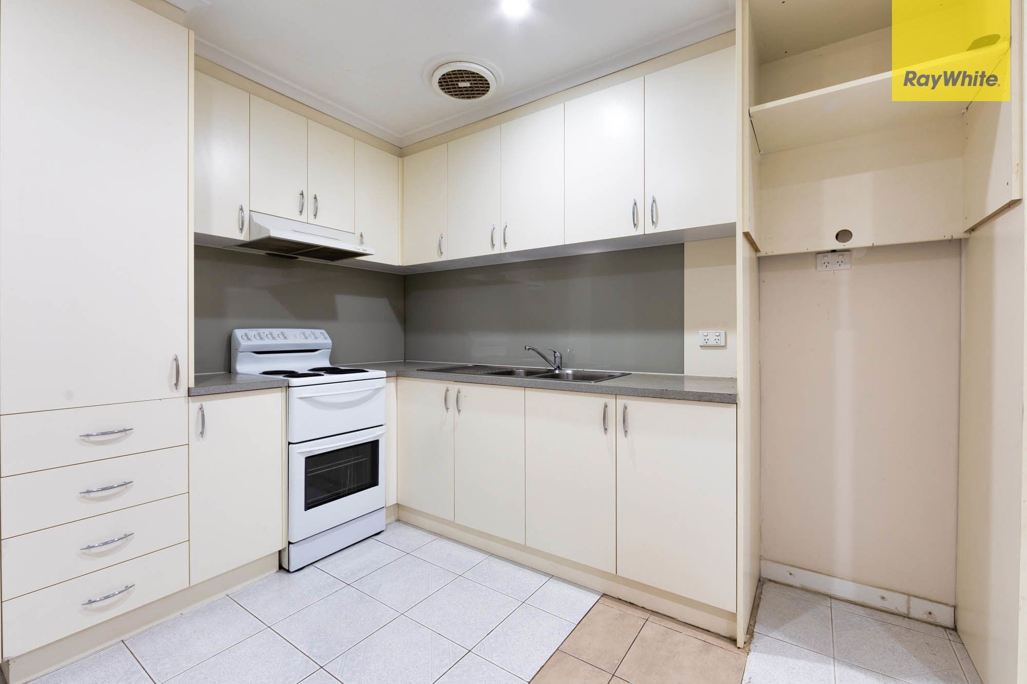 40 East Esplanade, St Albans VIC 3021, St Albans - Thumbnail 3