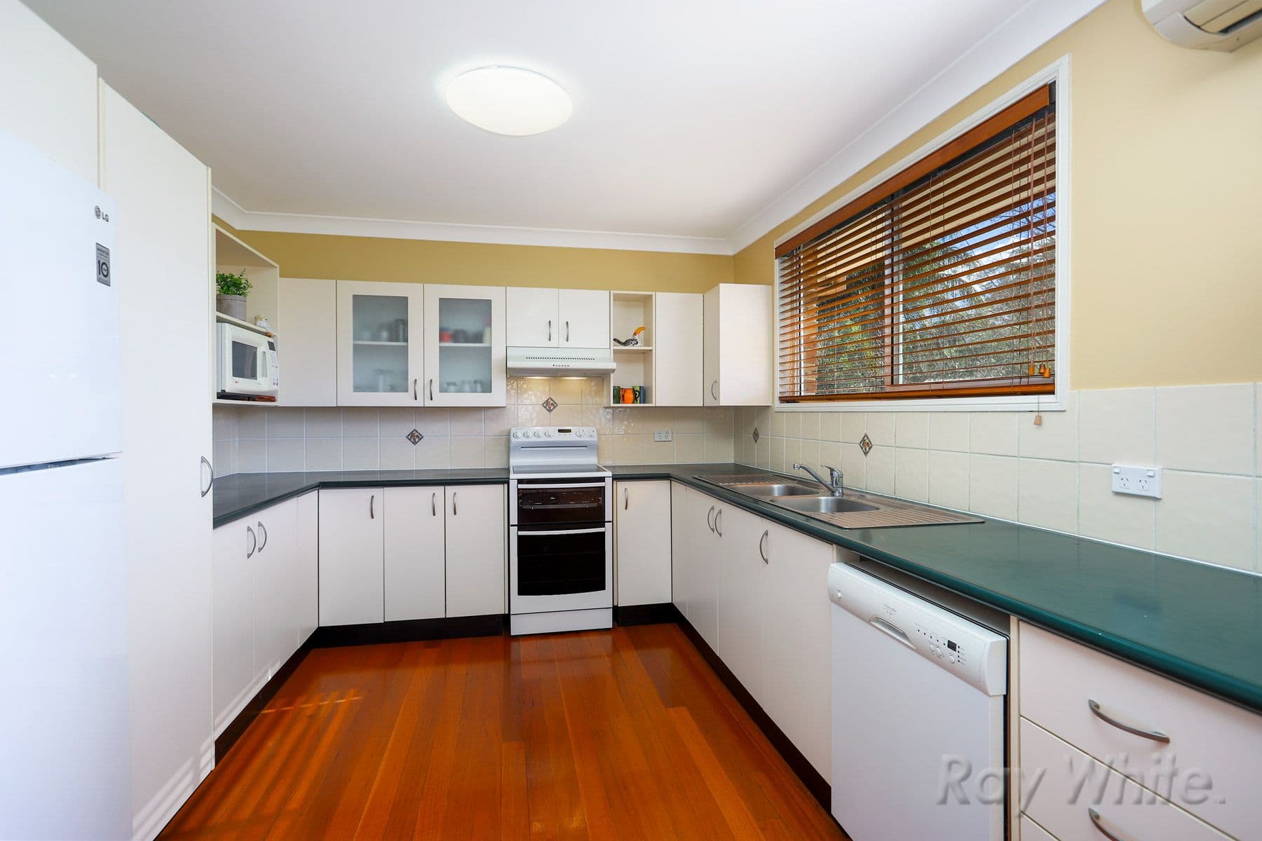 6 Erringhi Place, McGraths Hill NSW 2756, McGraths Hill - Thumbnail 3