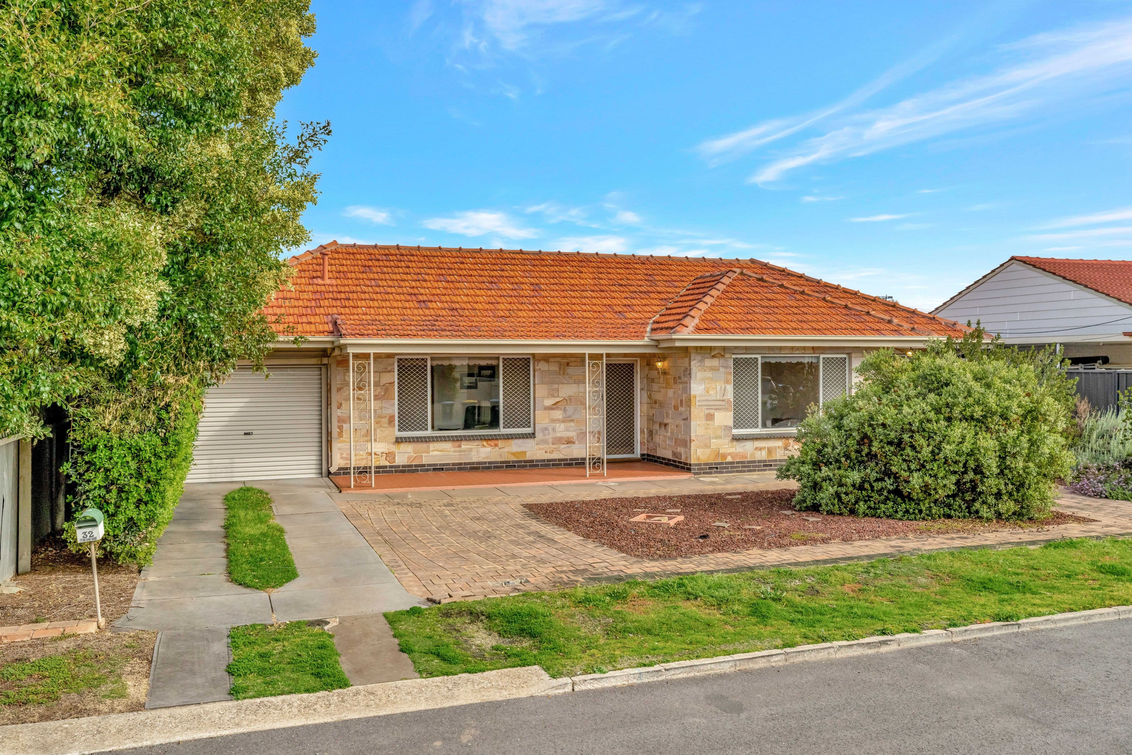 32 Sawford Street, Largs Bay SA 5016, Largs Bay - Thumbnail 2