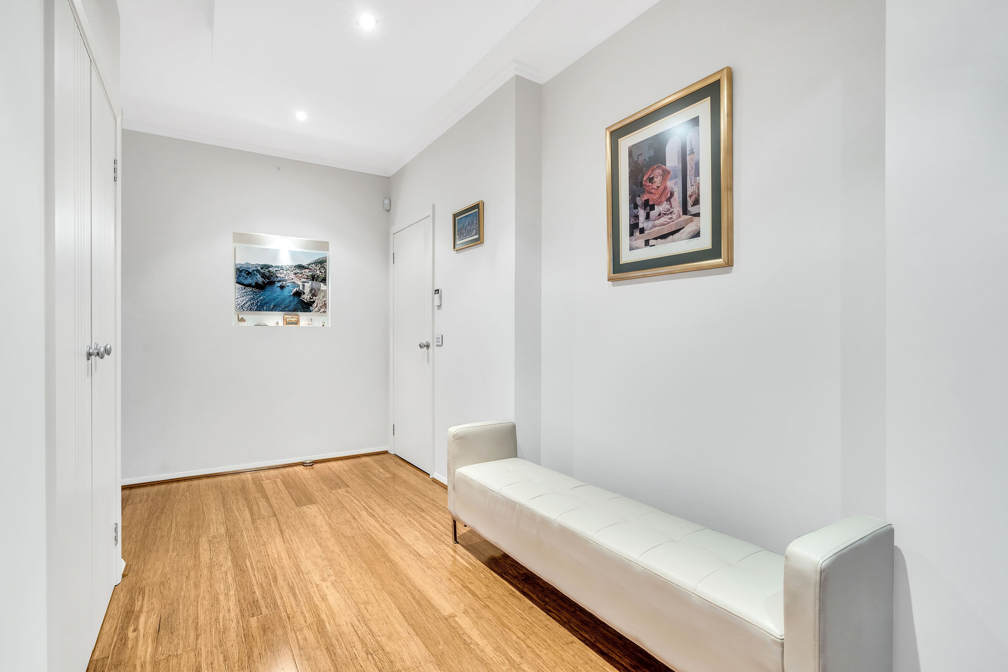 10 Viewside Crescent, Craigieburn VIC 3064, Craigieburn - Thumbnail 4