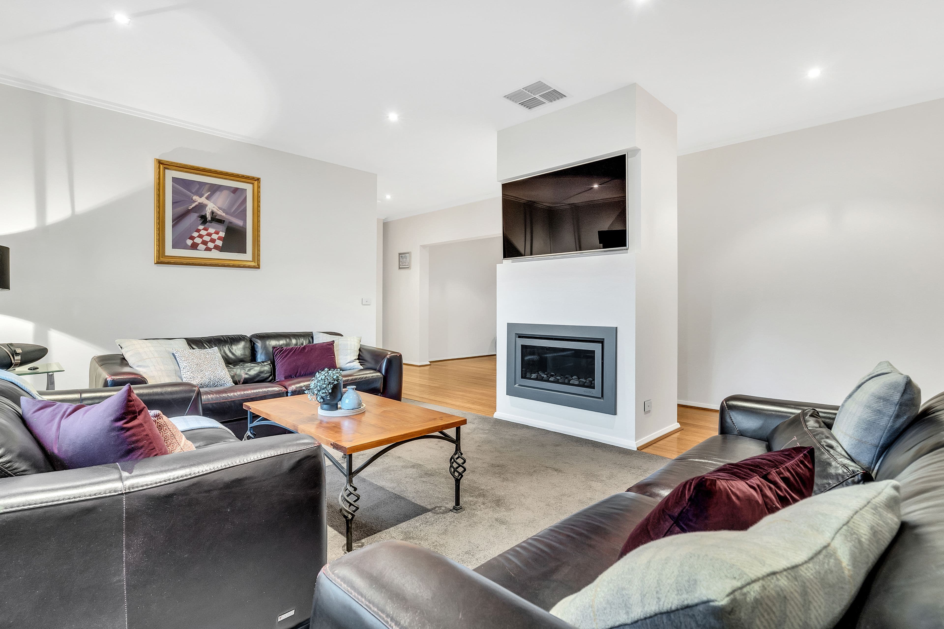 10 Viewside Crescent, Craigieburn VIC 3064, Craigieburn - Thumbnail 8