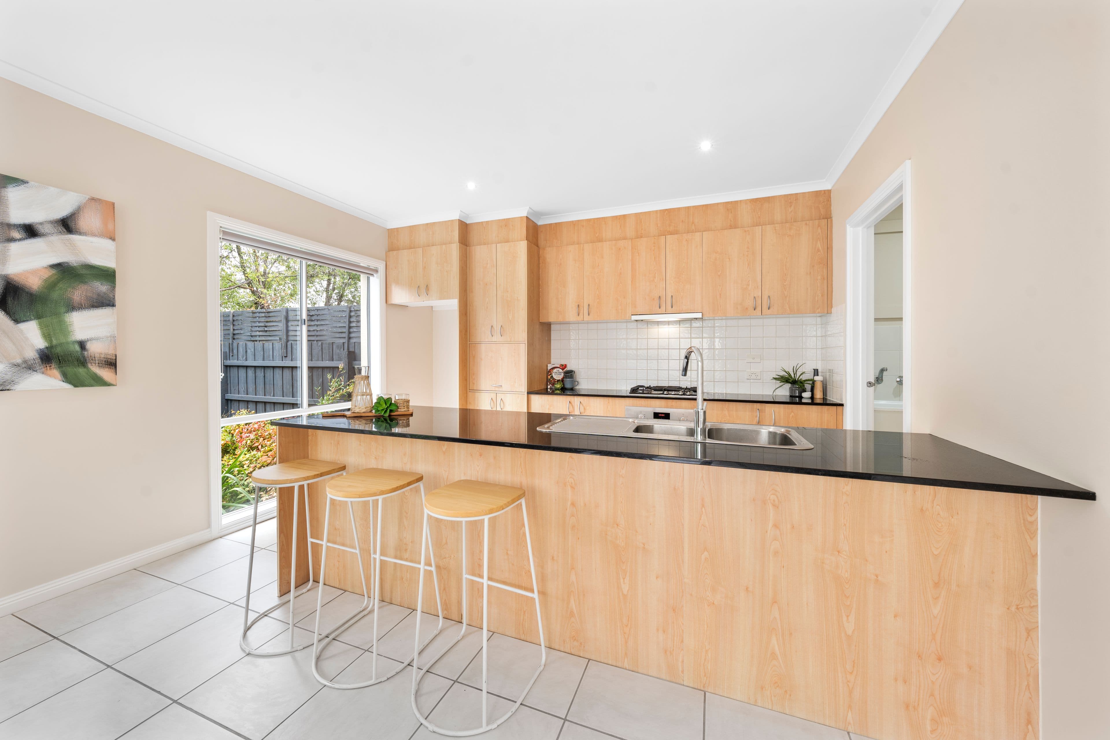 74 Sovereign Manors Crescent, Rowville VIC 3178, Rowville - Thumbnail 4
