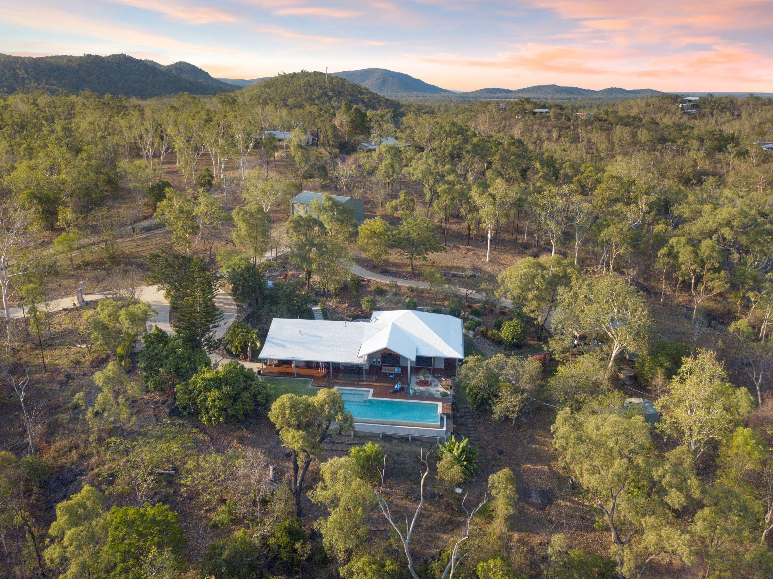 4 Mount Elliott Drive, Alligator Creek QLD 4816, Alligator Creek - Thumbnail 6