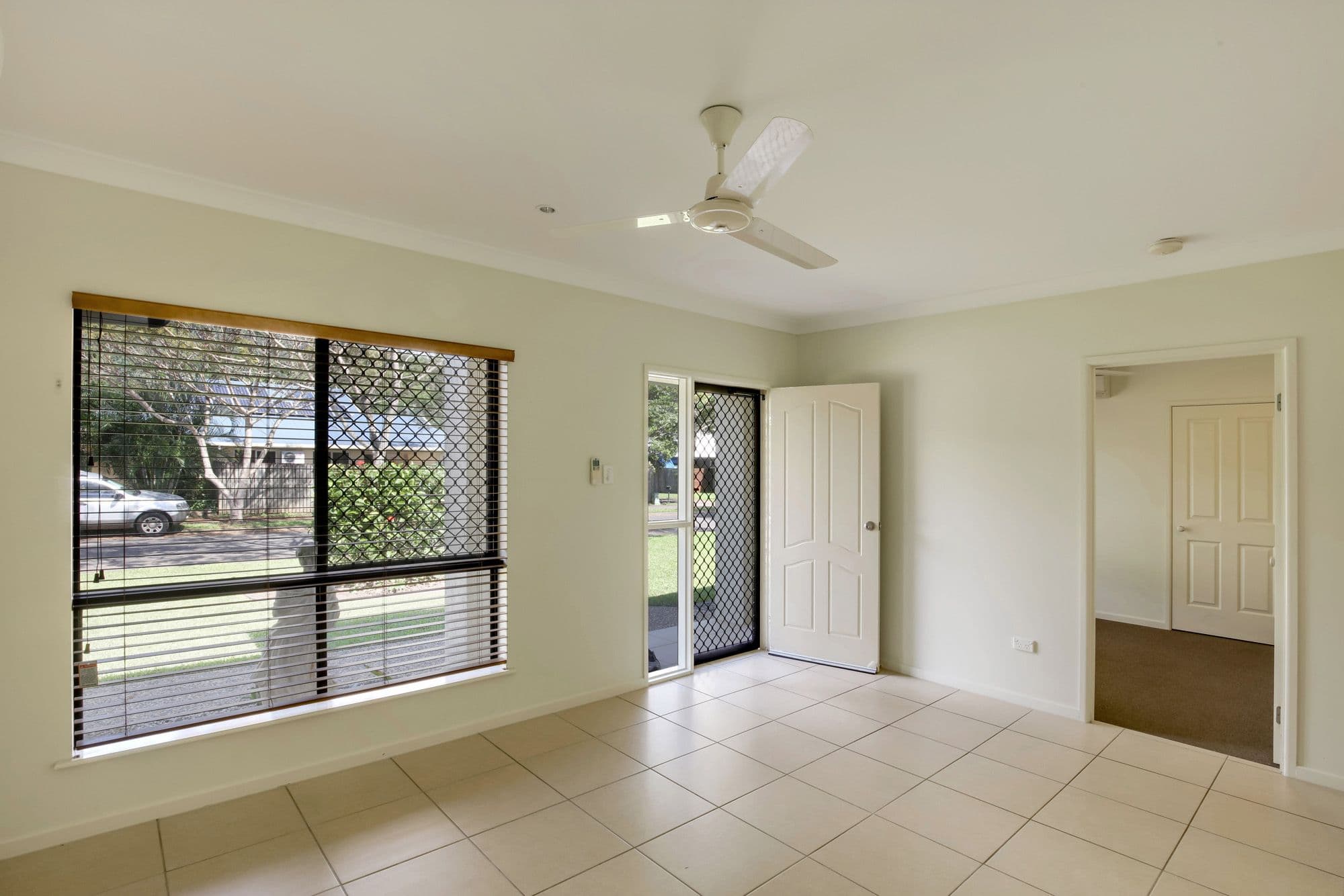 35 Huntley Crescent, Redlynch QLD 4870, Redlynch - Thumbnail 3