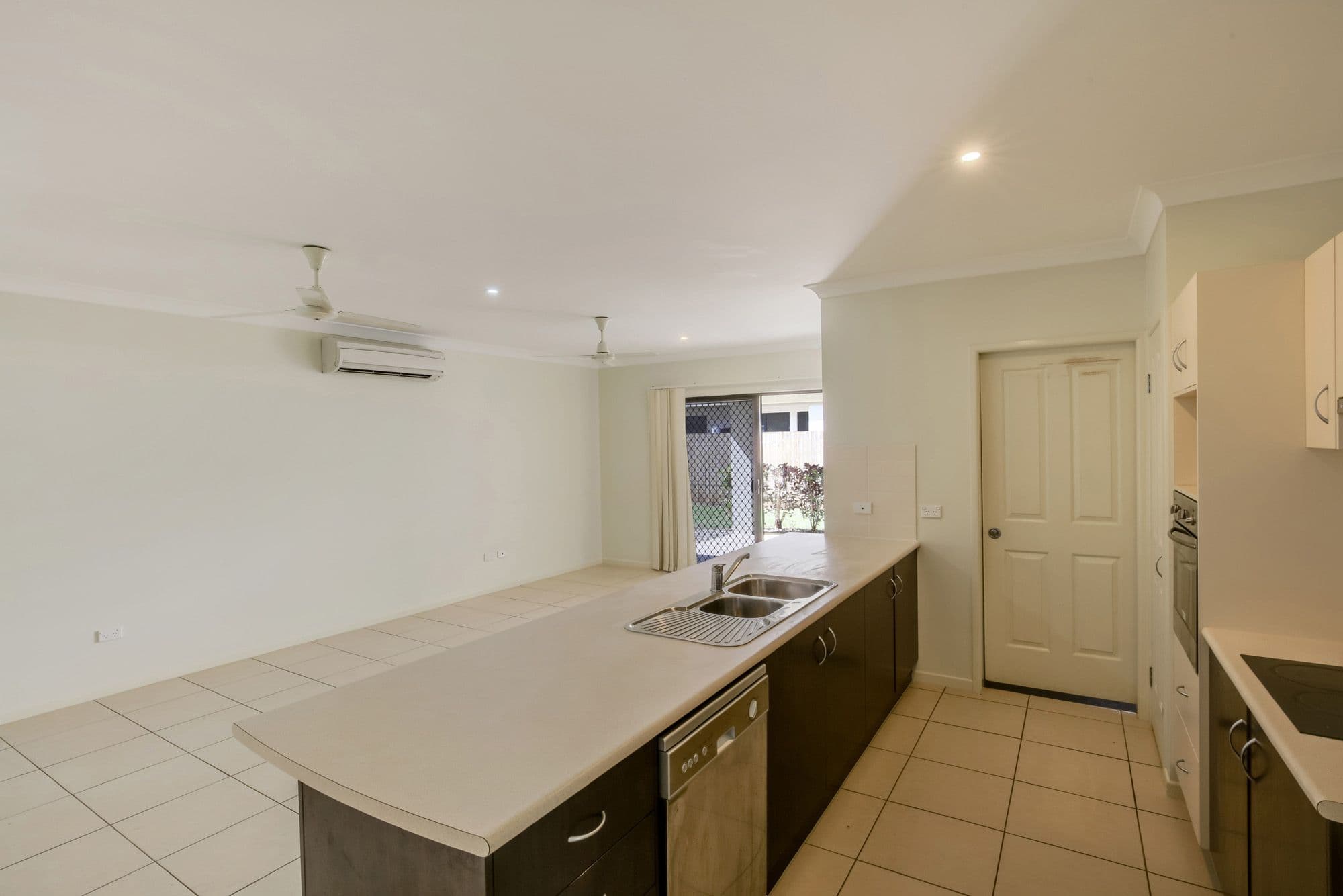35 Huntley Crescent, Redlynch QLD 4870, Redlynch - Thumbnail 4
