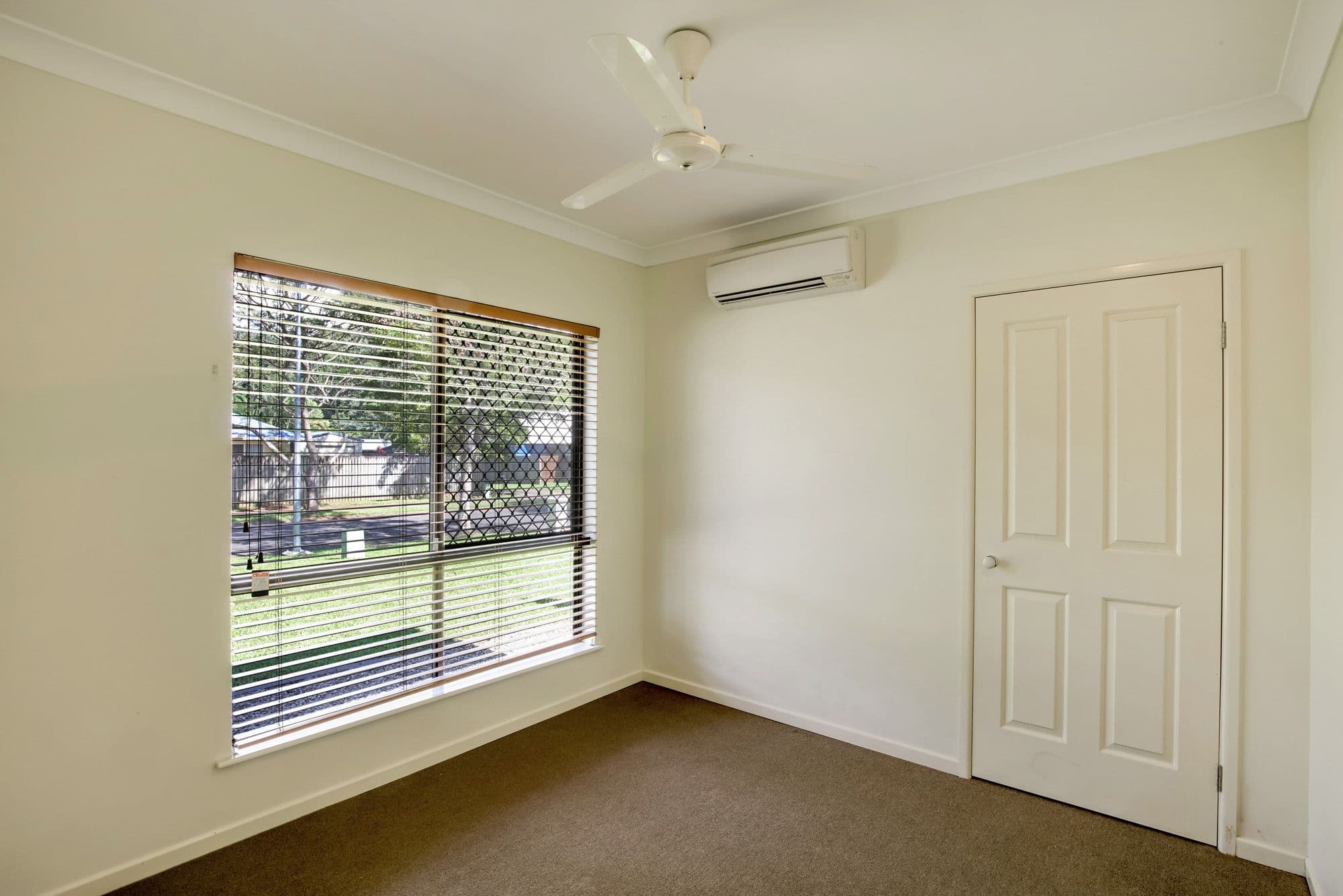 35 Huntley Crescent, Redlynch QLD 4870, Redlynch - Thumbnail 8