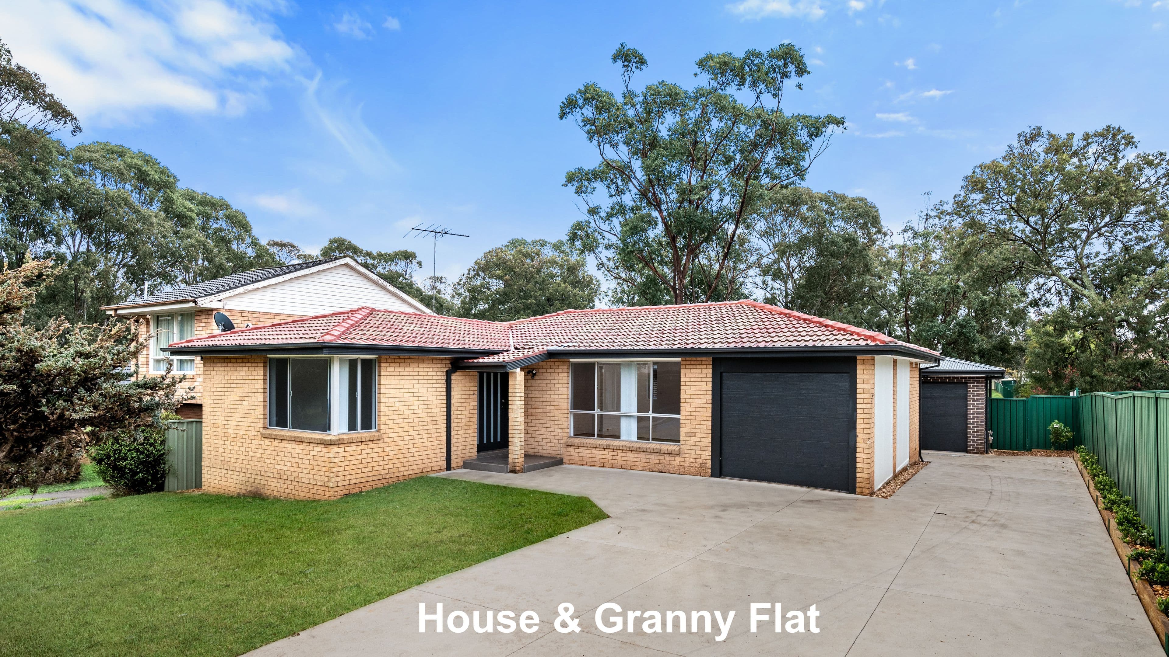 8 Akuna Avenue, Bradbury NSW 2560, Bradbury - Image 1
