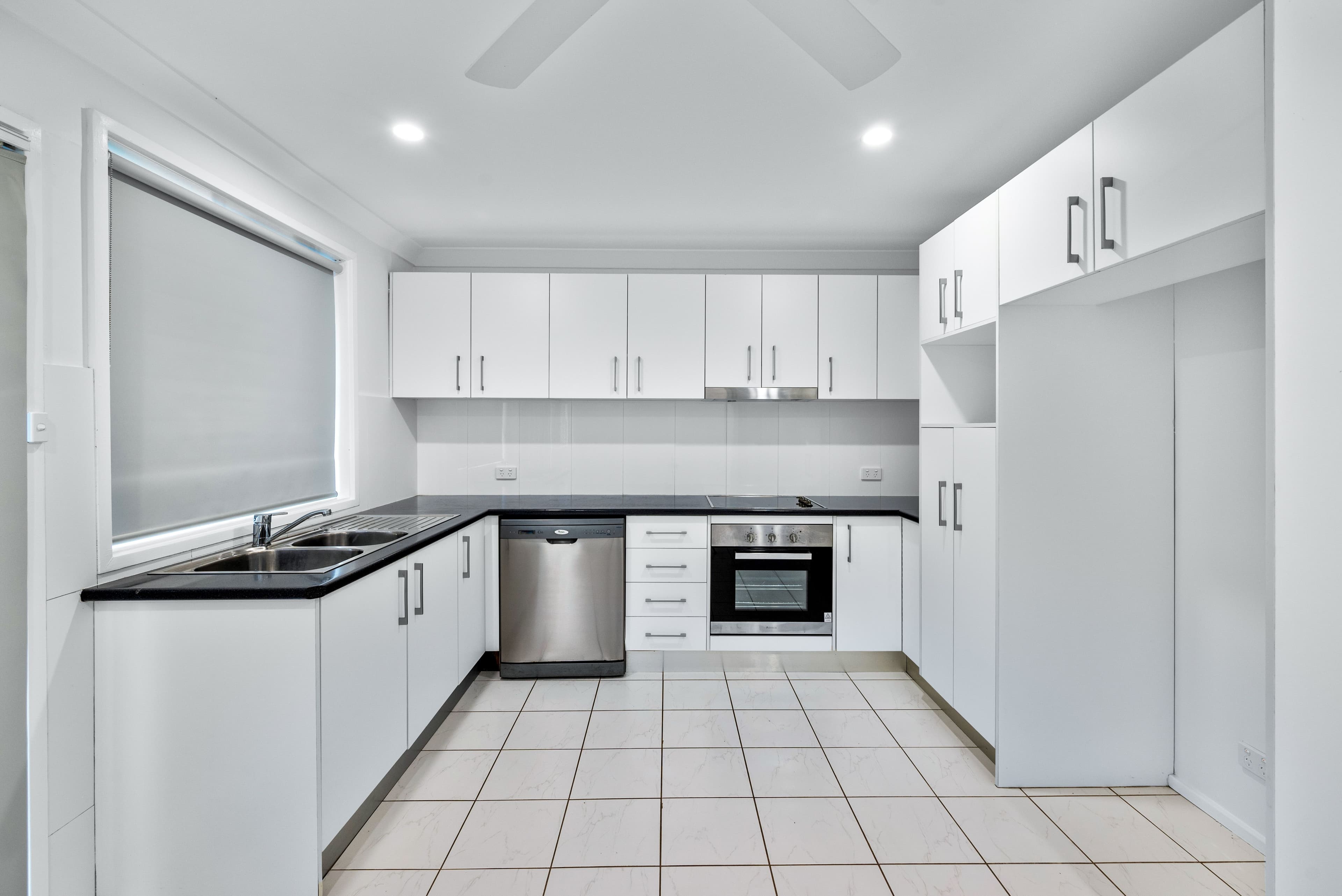 8 Akuna Avenue, Bradbury NSW 2560, Bradbury - Thumbnail 2