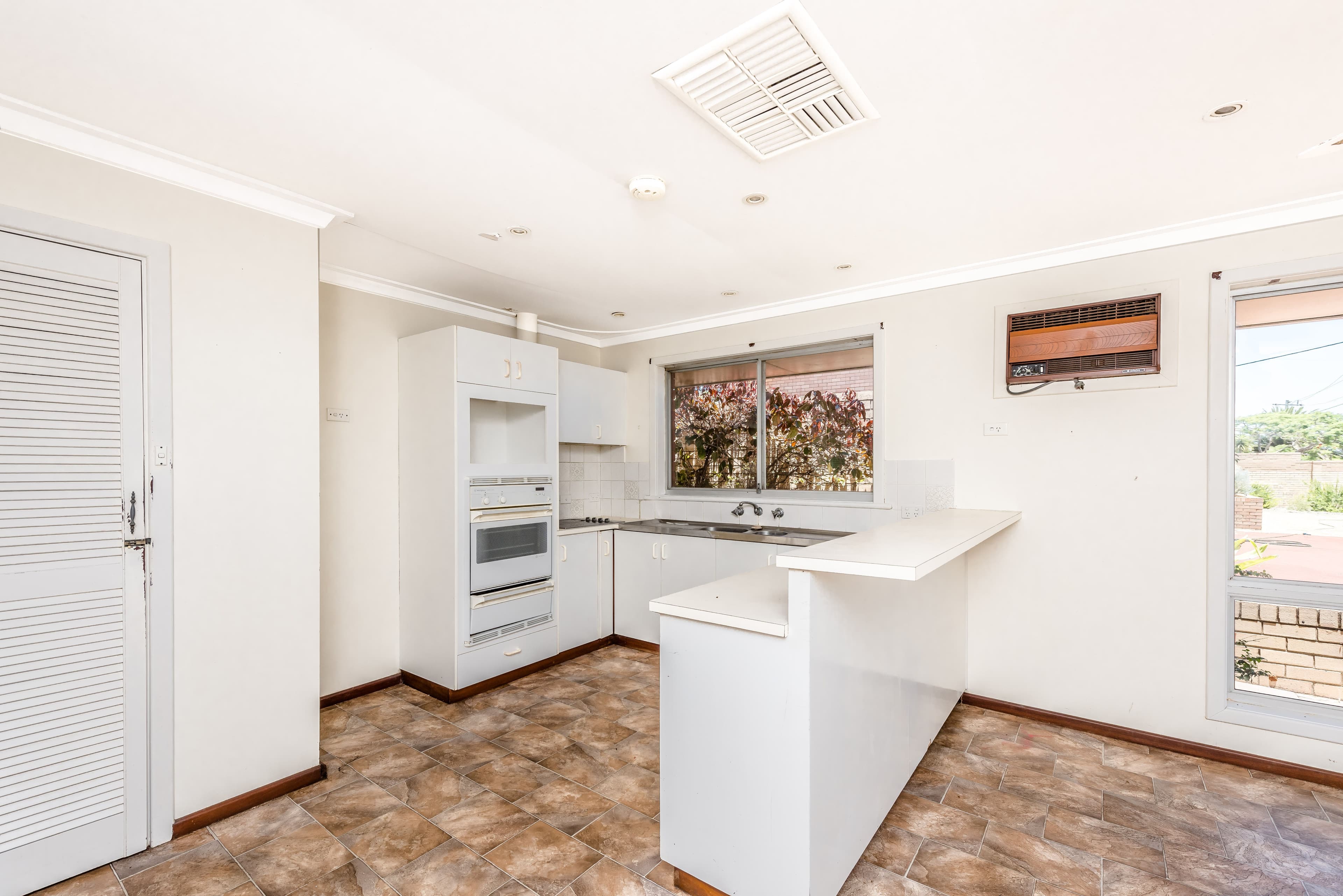 48 Wittenoom Street, Wonthella WA 6530, Wonthella - Thumbnail 3
