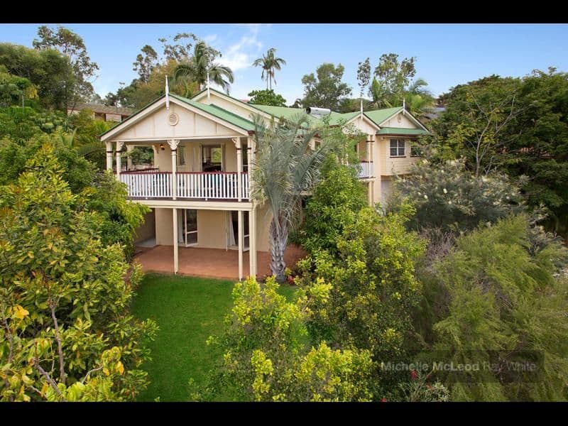 8 Kagoola Close, CHAPEL HILL QLD 4069, Chapel Hill - Thumbnail 2