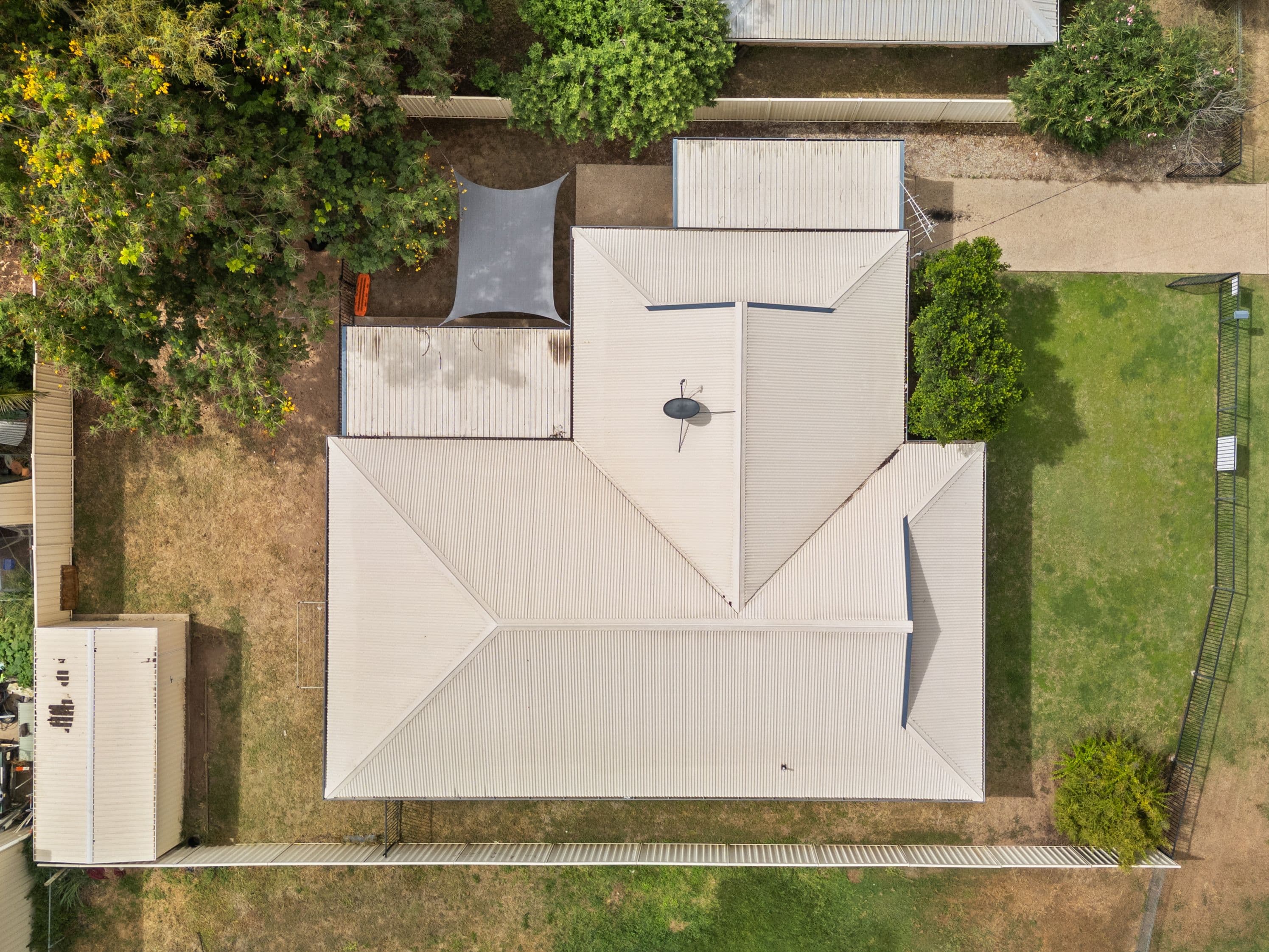 10 Wilby Place, Emerald QLD 4720, Emerald - Thumbnail 2