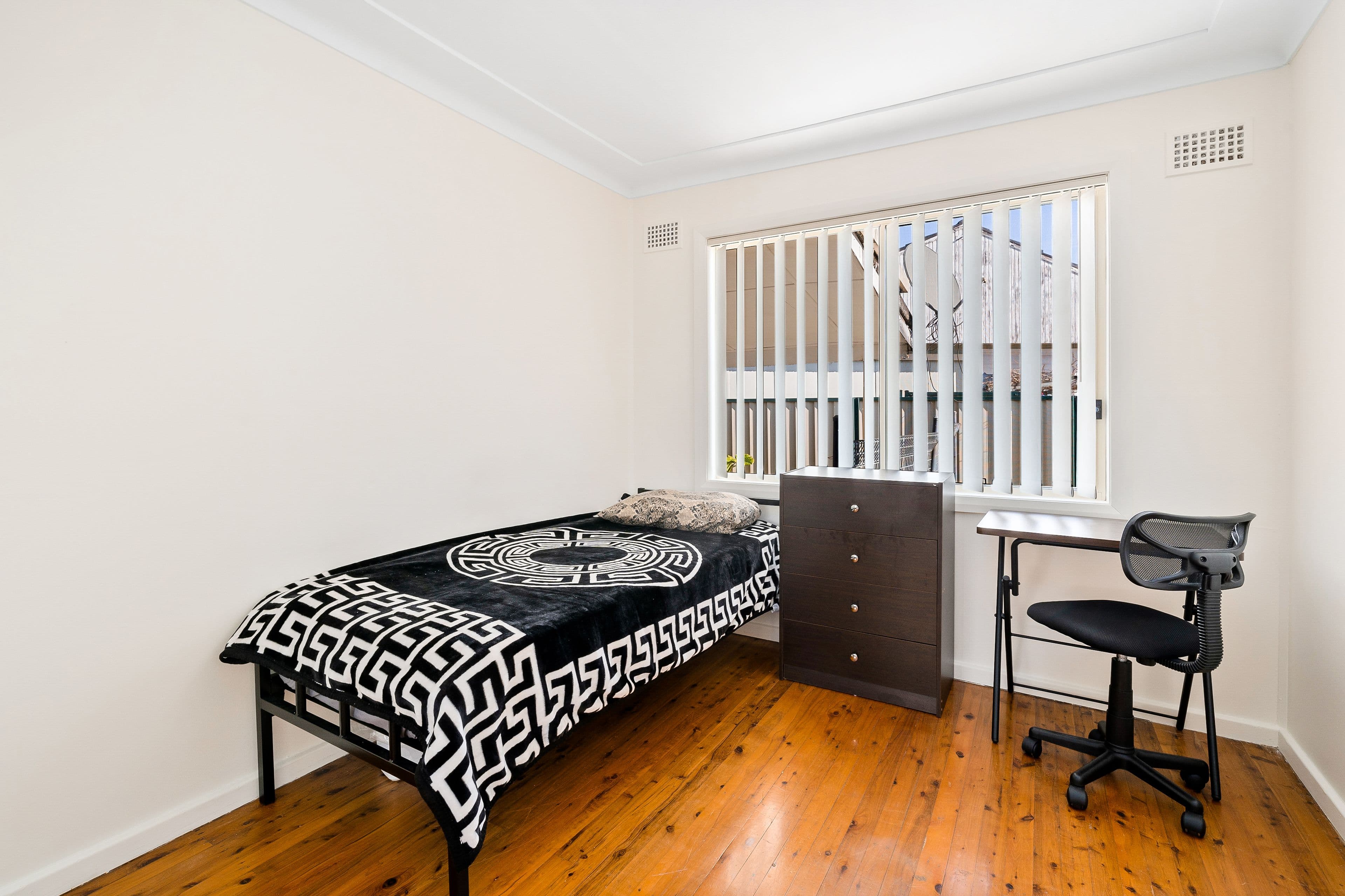 17 Flinders Street, Fairfield West NSW 2165, Fairfield West - Thumbnail 5