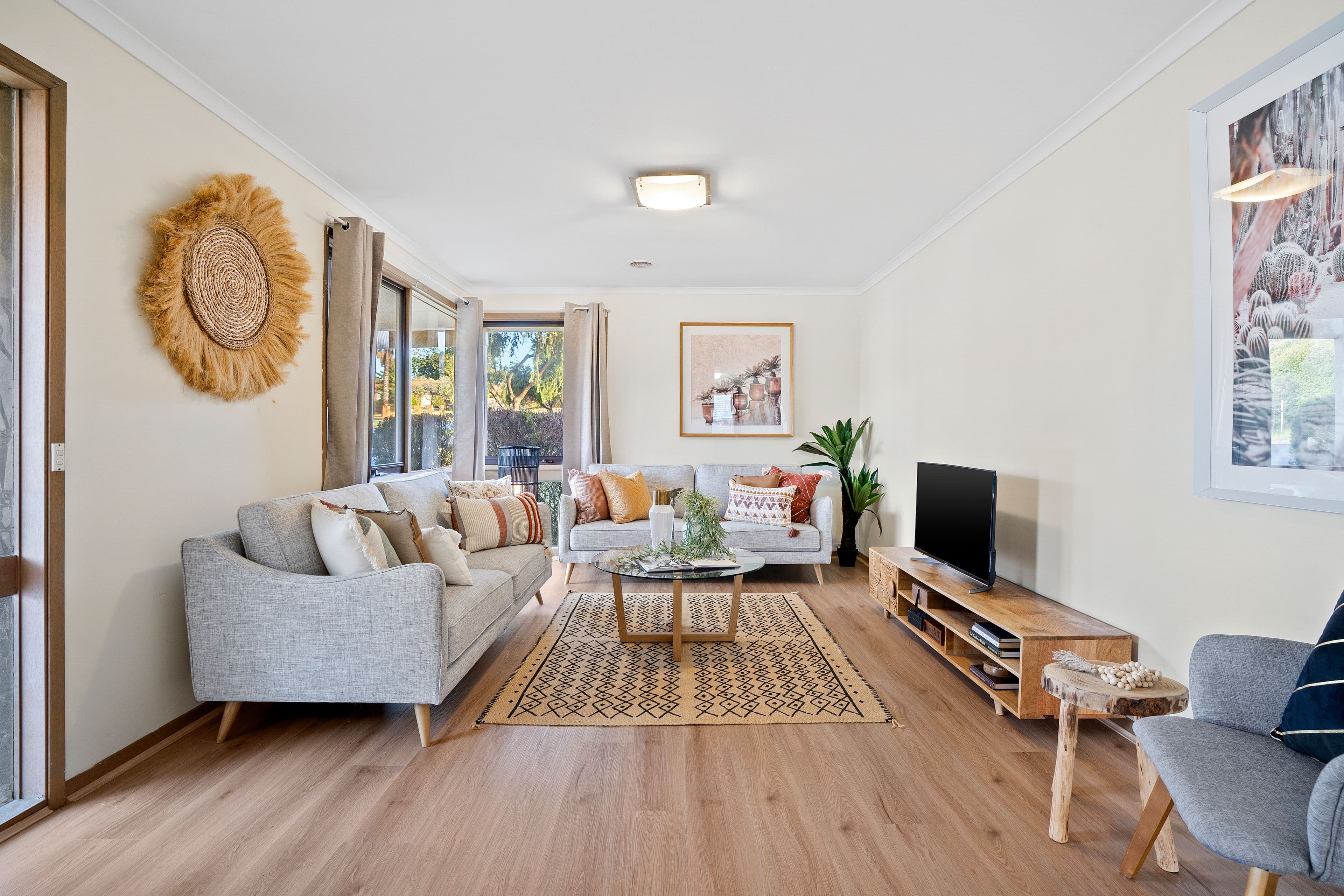 1 Axedale Crescent, Endeavour Hills VIC 3802, Endeavour Hills - Thumbnail 2