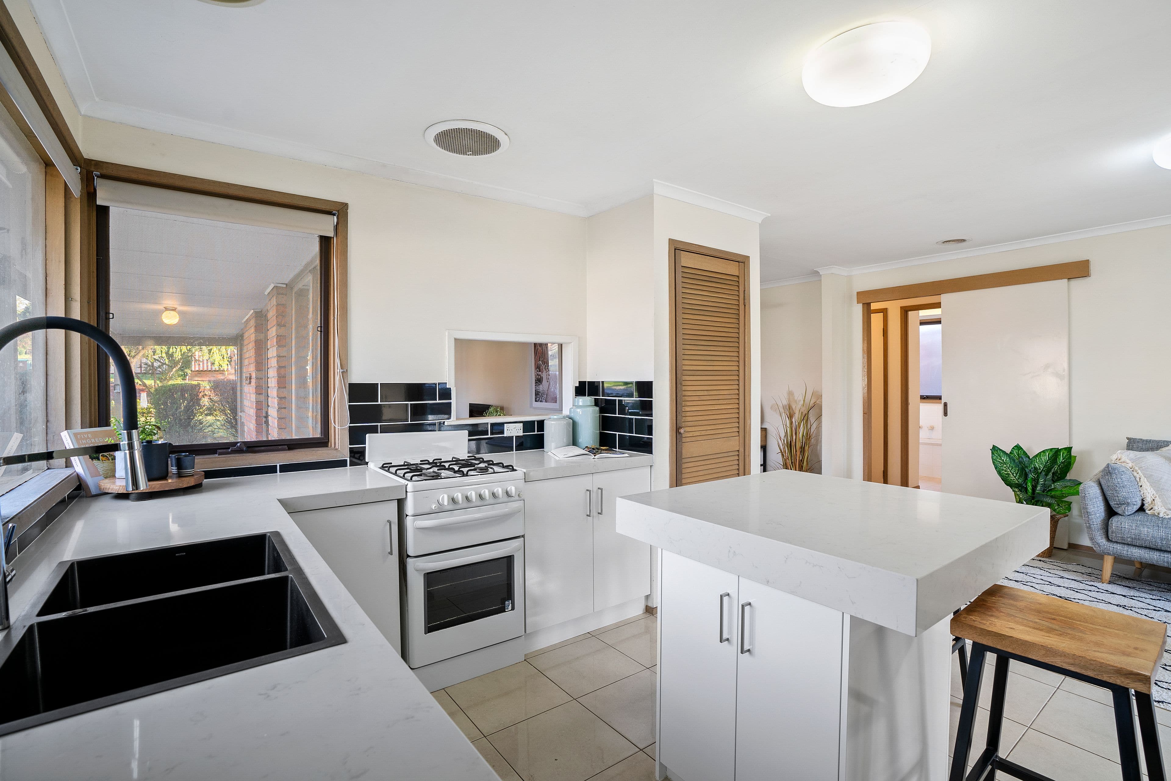 1 Axedale Crescent, Endeavour Hills VIC 3802, Endeavour Hills - Thumbnail 4