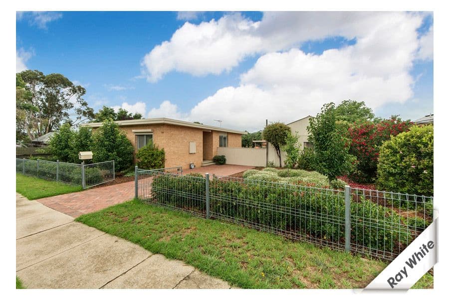 70 Stornaway Road, QUEANBEYAN NSW 2620, Queanbeyan - Thumbnail 2