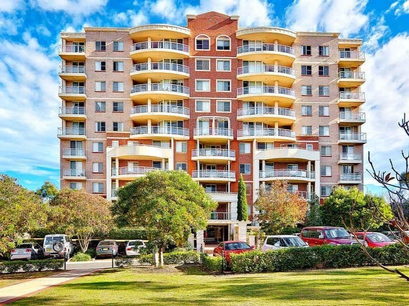 104/8 Wentworth Drive, Liberty Grove - Image 1